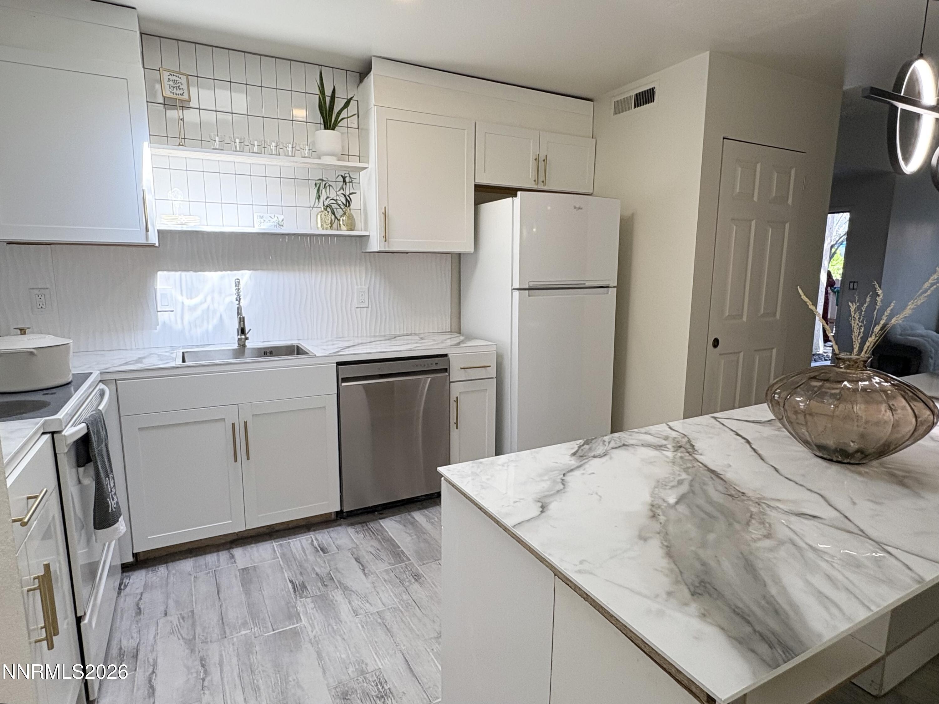 1009 Baywood Drive C Property Photo 14