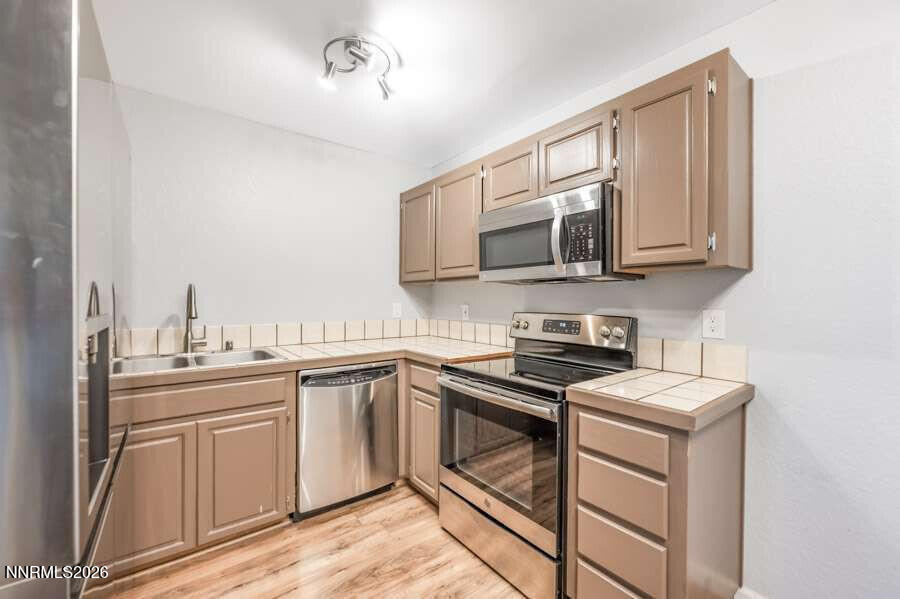 2911 E Tierra Verde Property Photo 6
