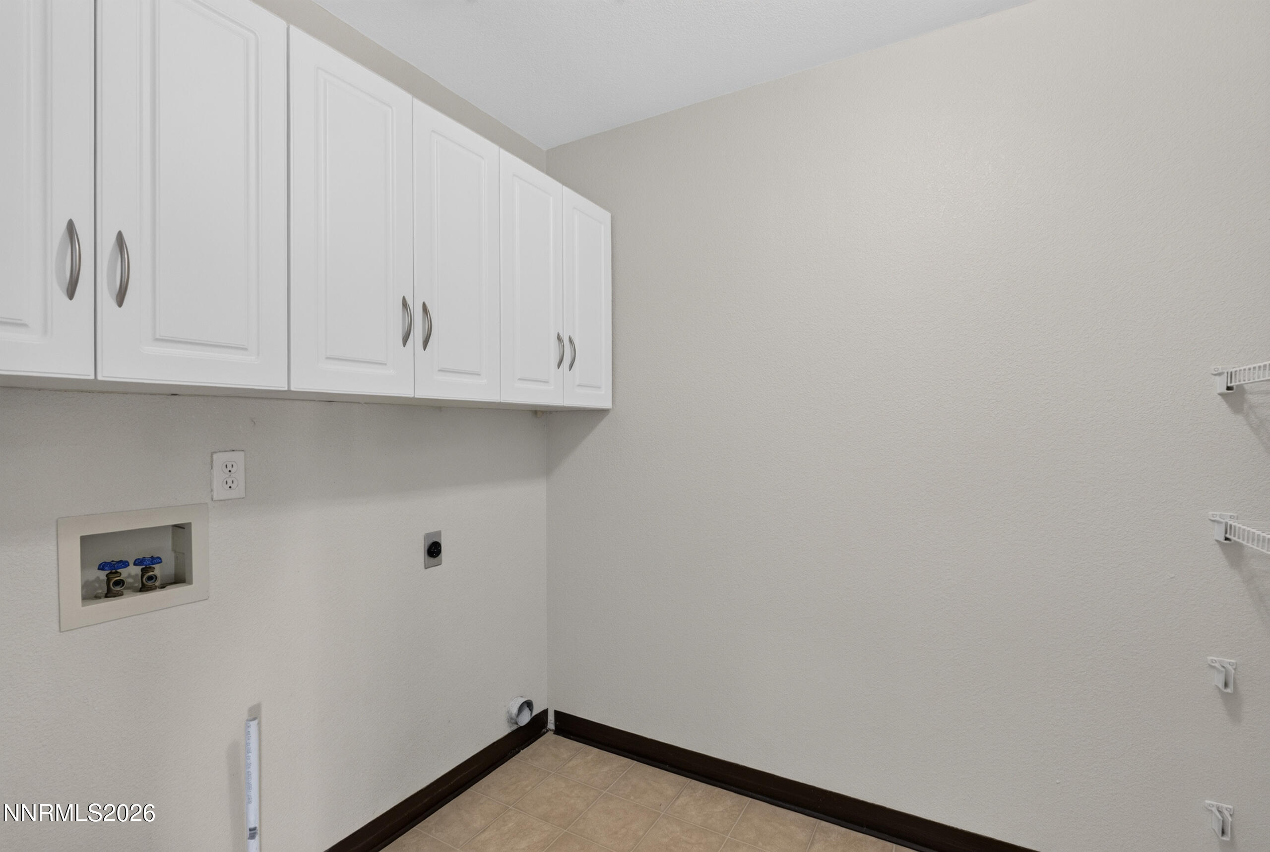 7920 Monterey Shores Drive Property Photo 4
