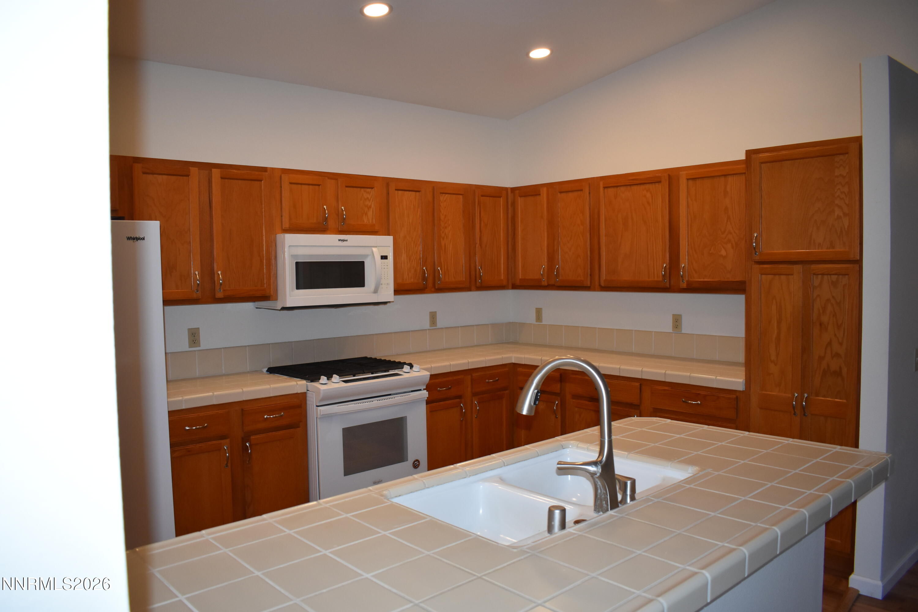 1826 White Pine Way Property Photo 3