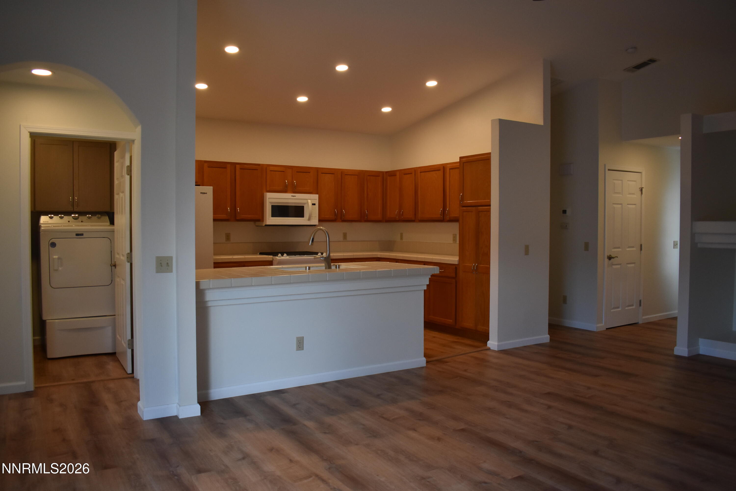 1826 White Pine Way Property Photo 5