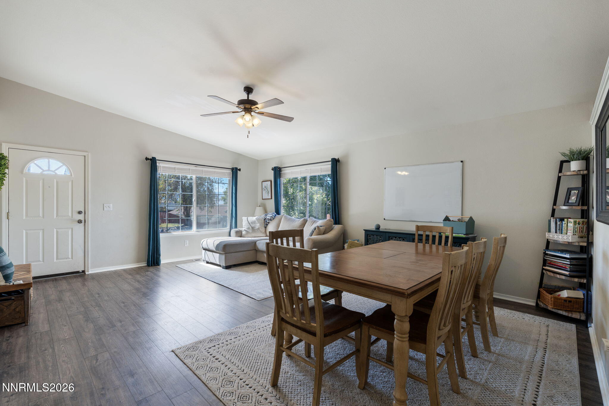 5687 Peach Court Property Photo 4