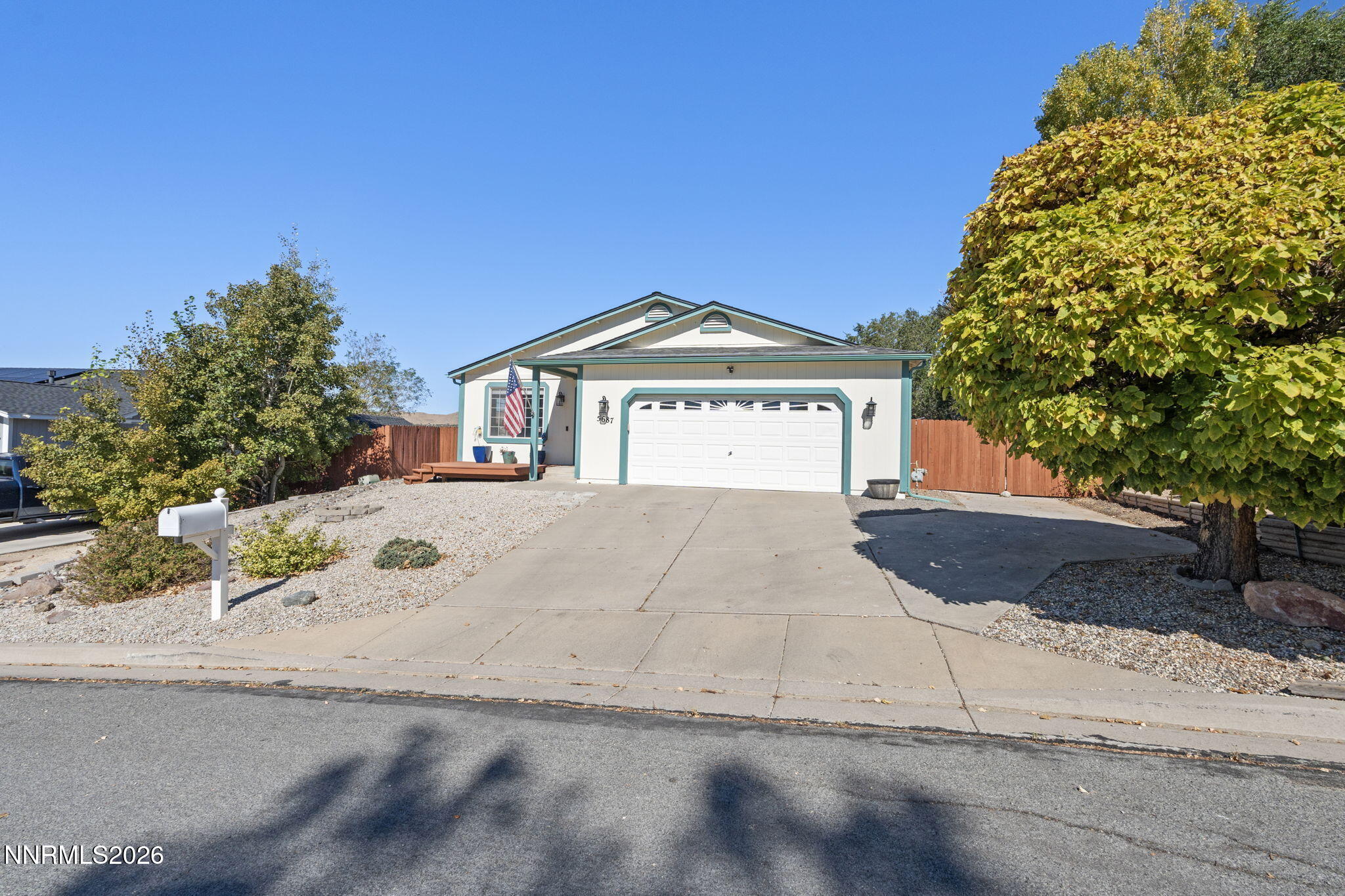 5687 Peach Court Property Photo 33