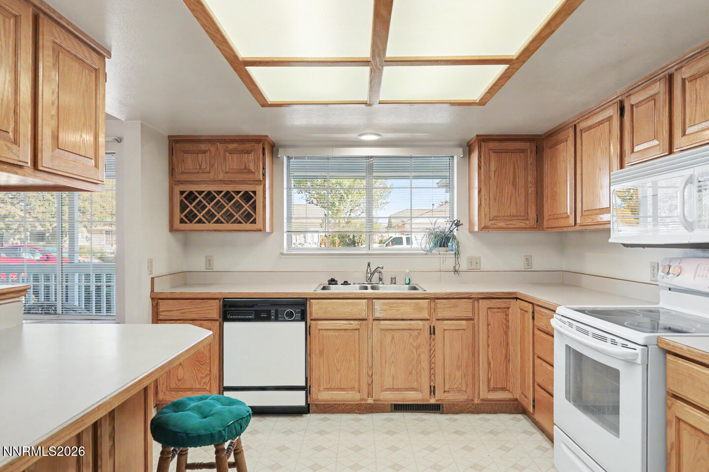 481 Meadow Glen Drive Property Photo 7