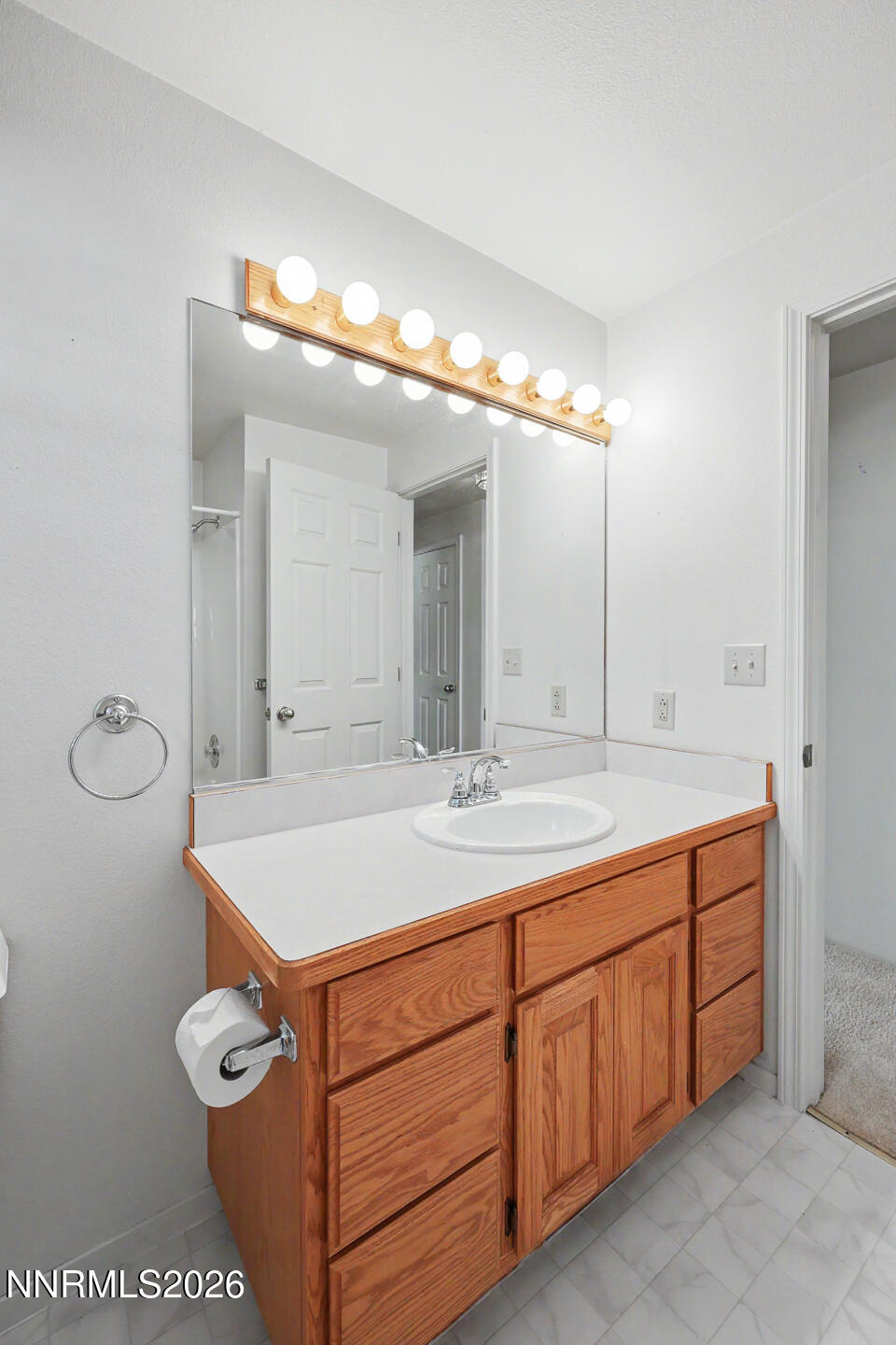 481 Meadow Glen Drive Property Photo 12
