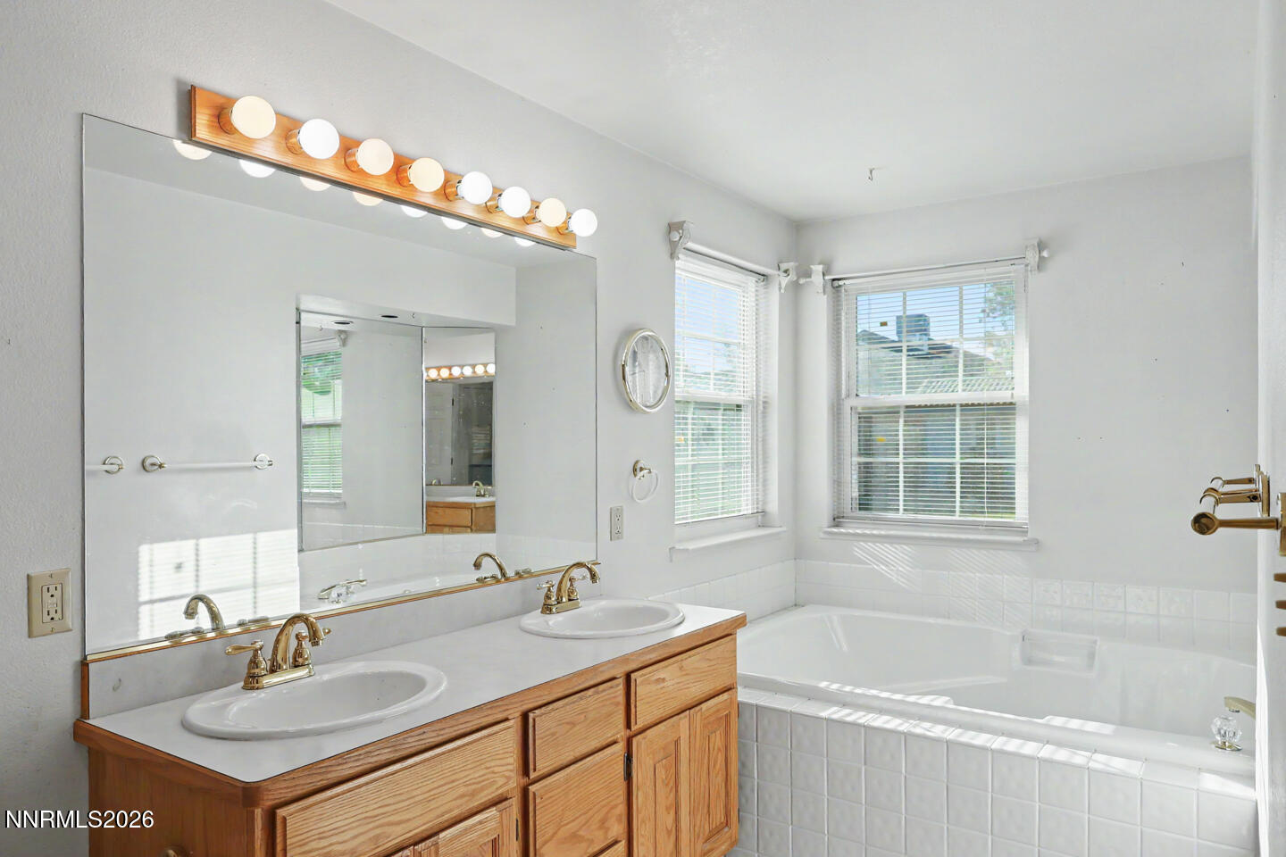 481 Meadow Glen Drive Property Photo 19