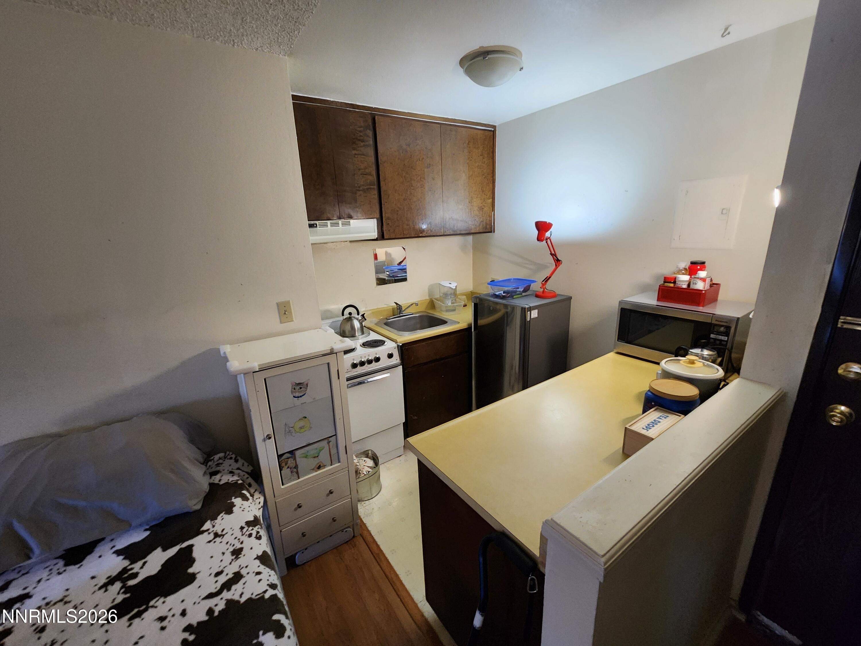 2450 Lymbery Street Property Photo 2