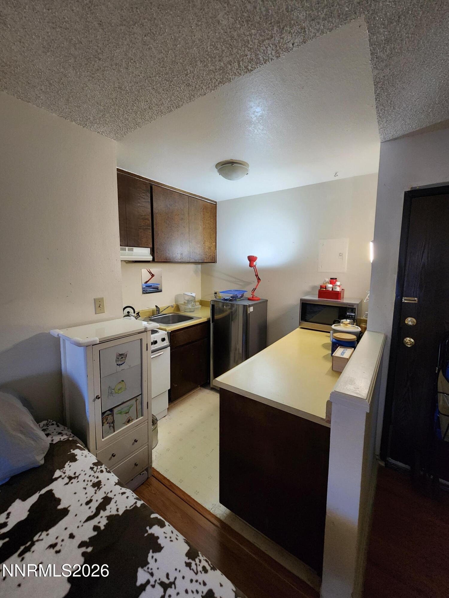 2450 Lymbery Street Property Photo 3