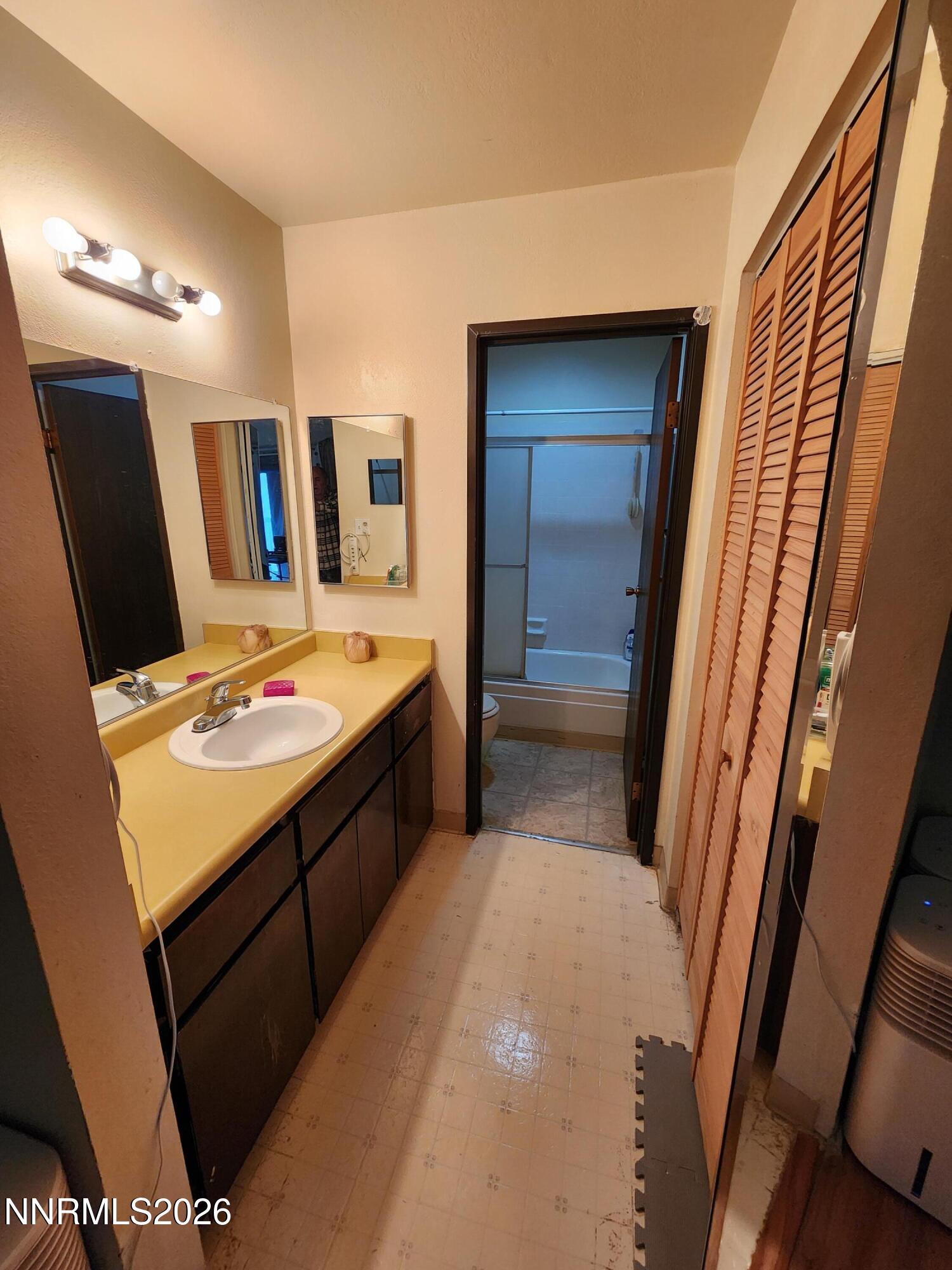 2450 Lymbery Street Property Photo 5