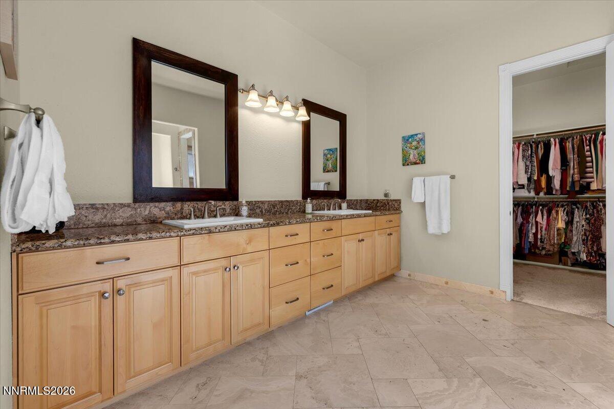 401 Kingsbarn Court Property Photo 35