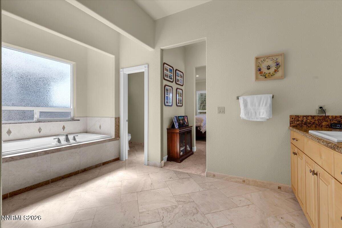 401 Kingsbarn Court Property Photo 37