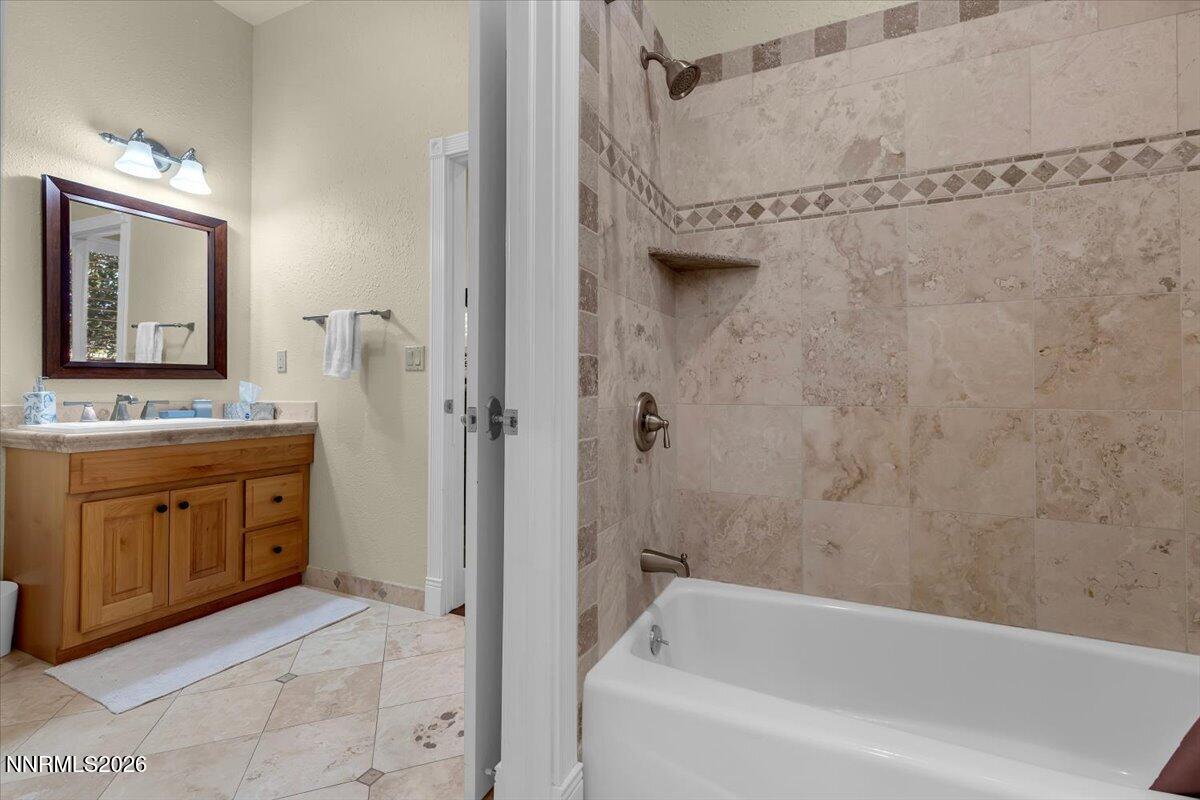 401 Kingsbarn Court Property Photo 47