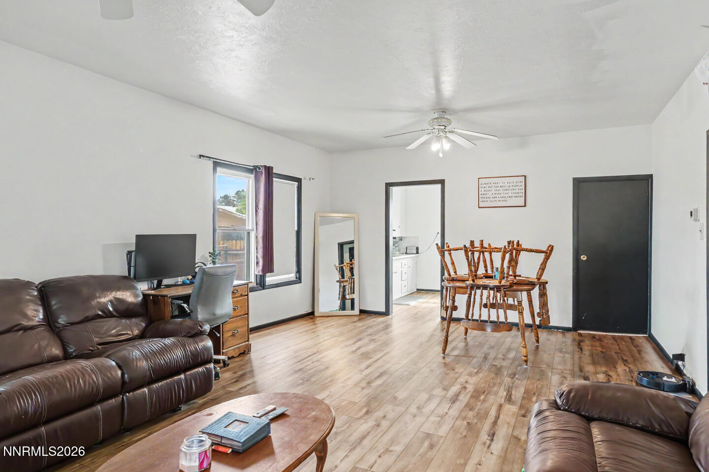 208 E Stillwater Avenue Property Photo 3