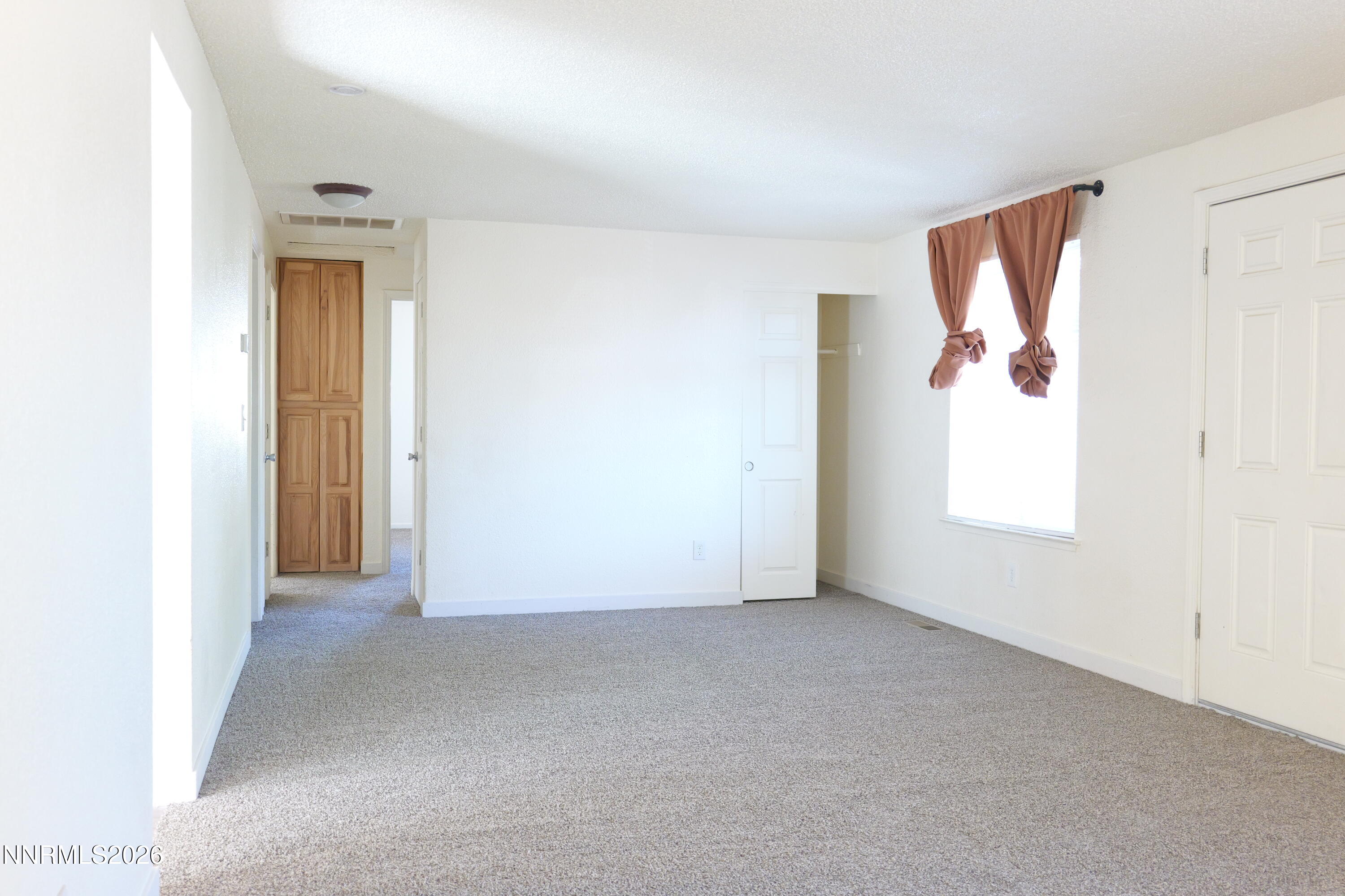 12095 Kernite Street Property Photo 4