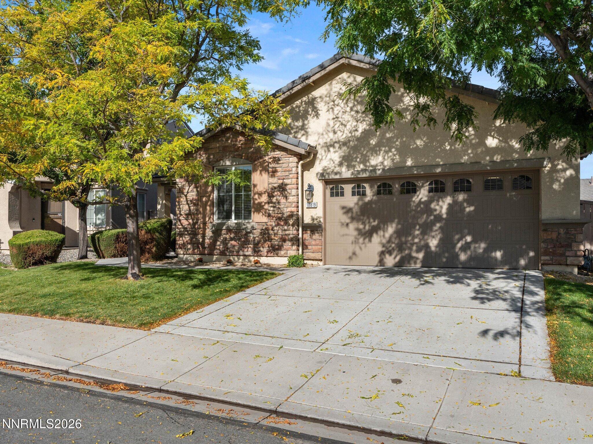 10819 Oakhaven Drive Property Photo 1