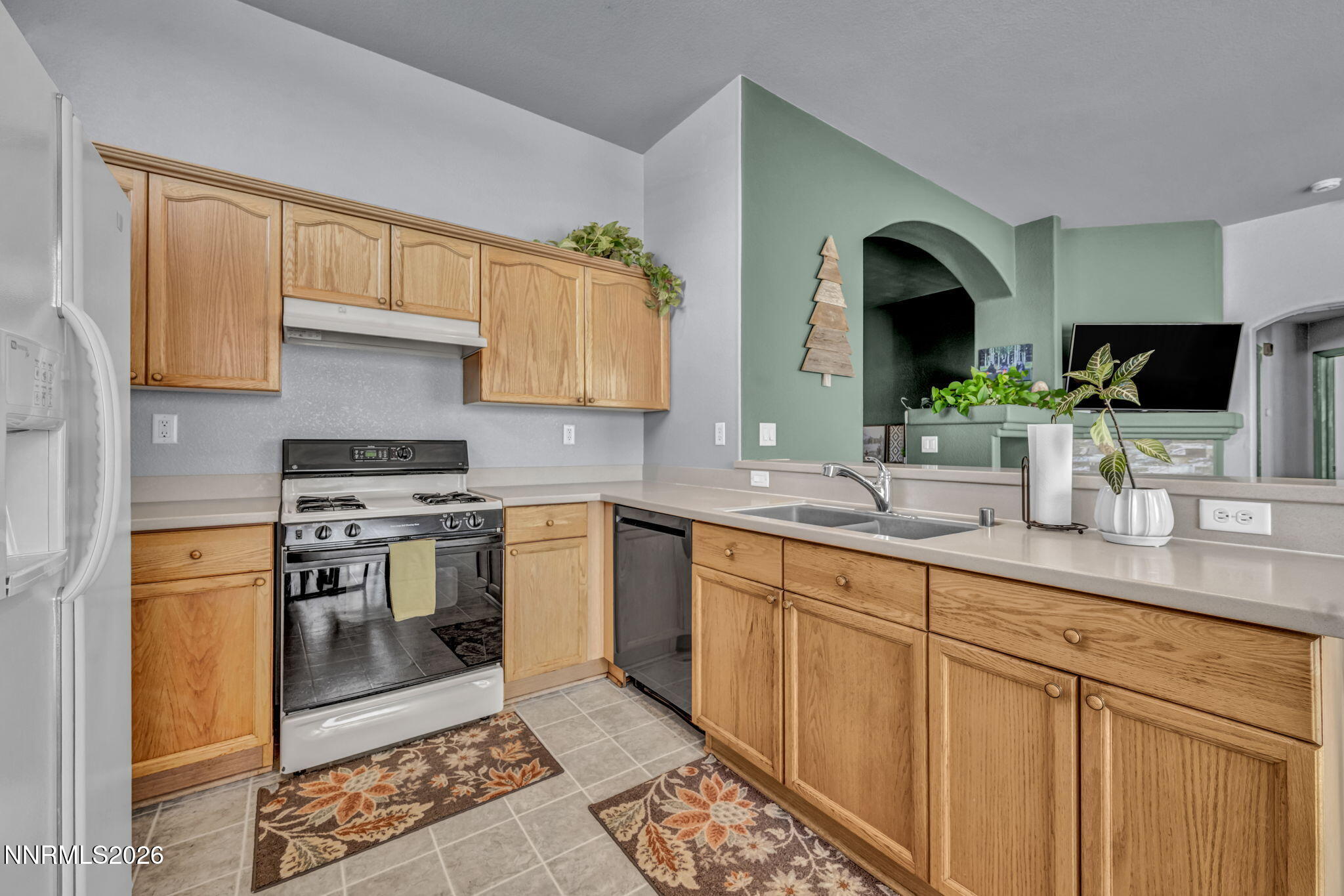 7477 Sansol Drive Property Photo 3