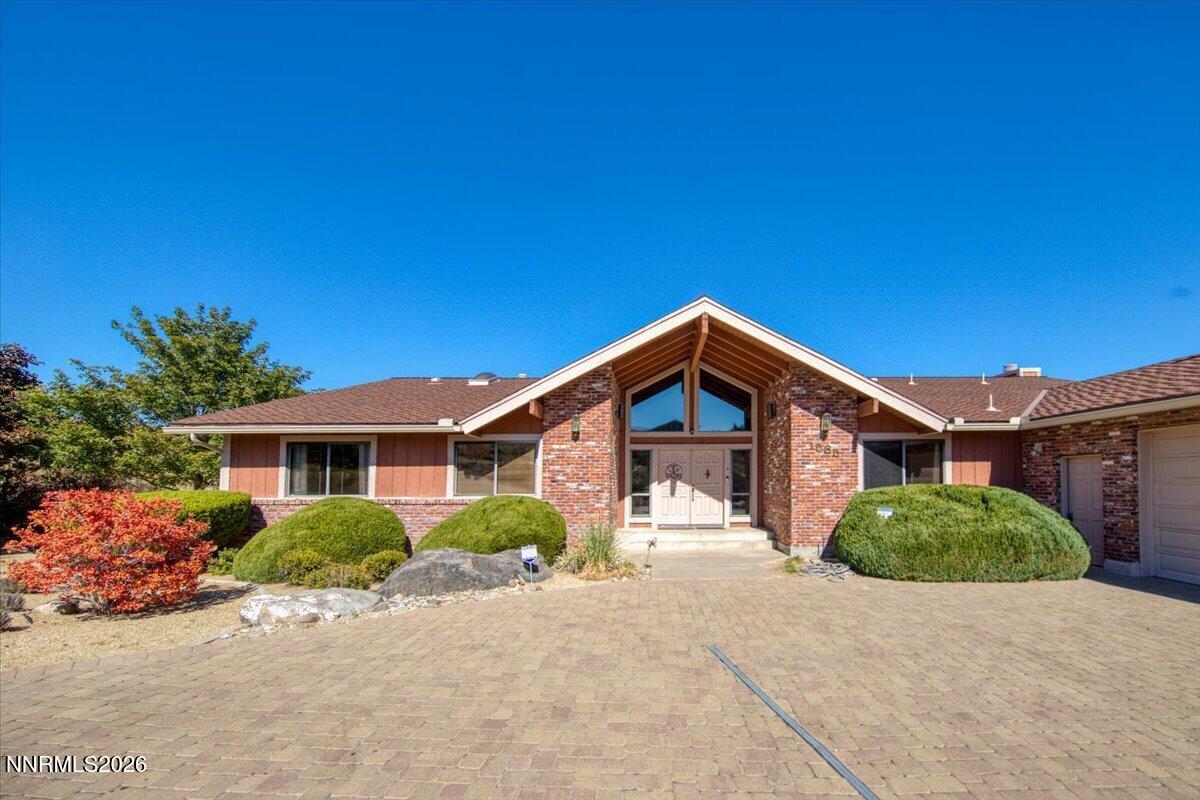 1585 Twin Oaks Road Property Photo 2