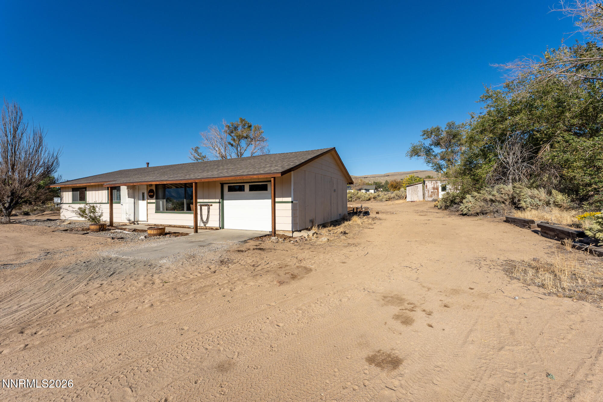 2140 Wildflower Drive Property Photo 11