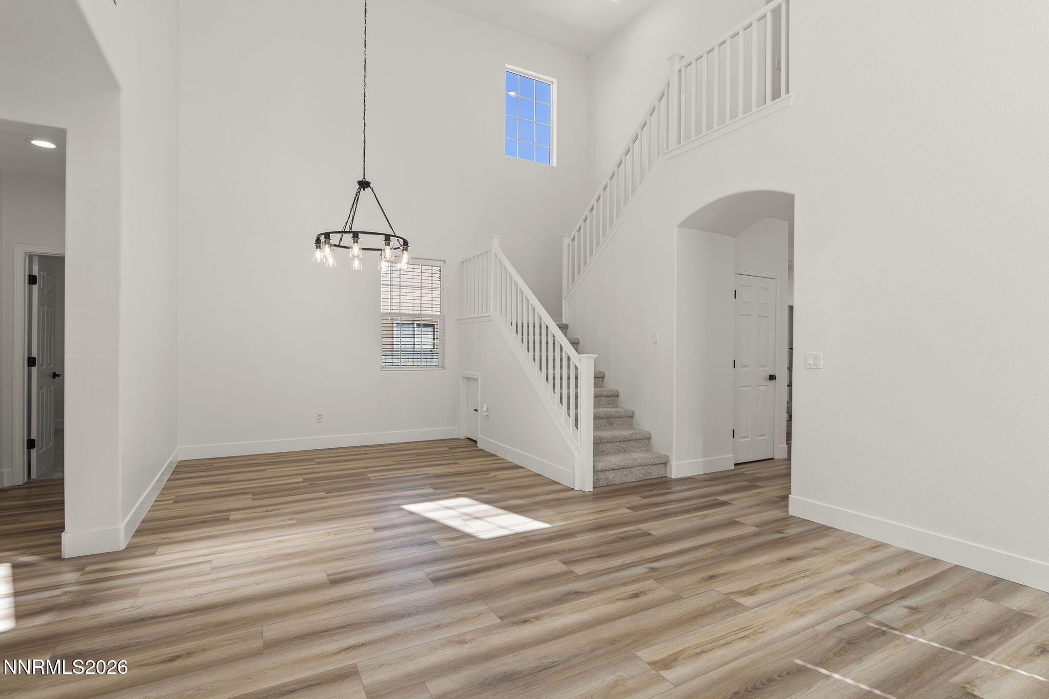 10566 Eagle Falls Way Property Photo 5