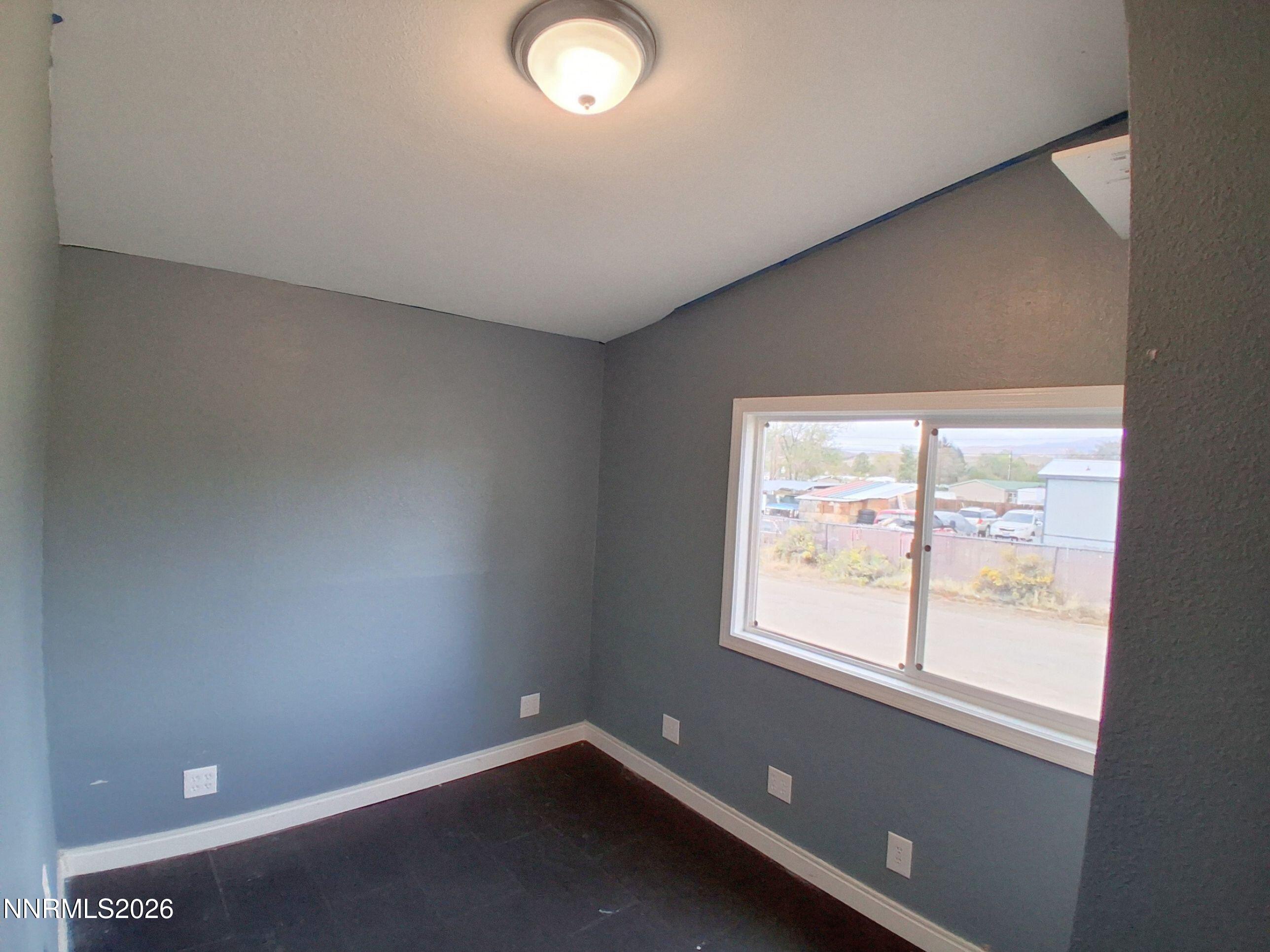 564 Morgan Circle Property Photo 3