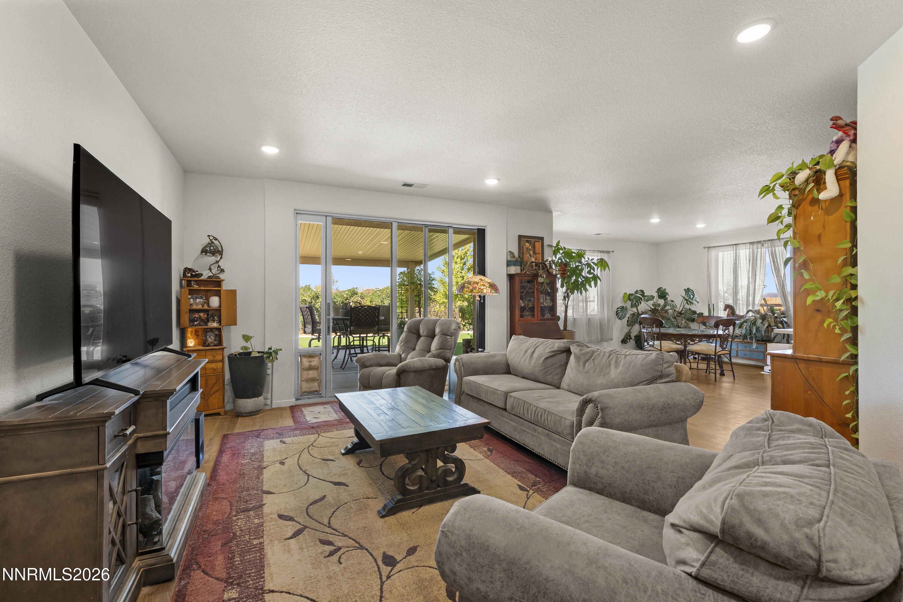 2270 Evelynn Street Property Photo 7