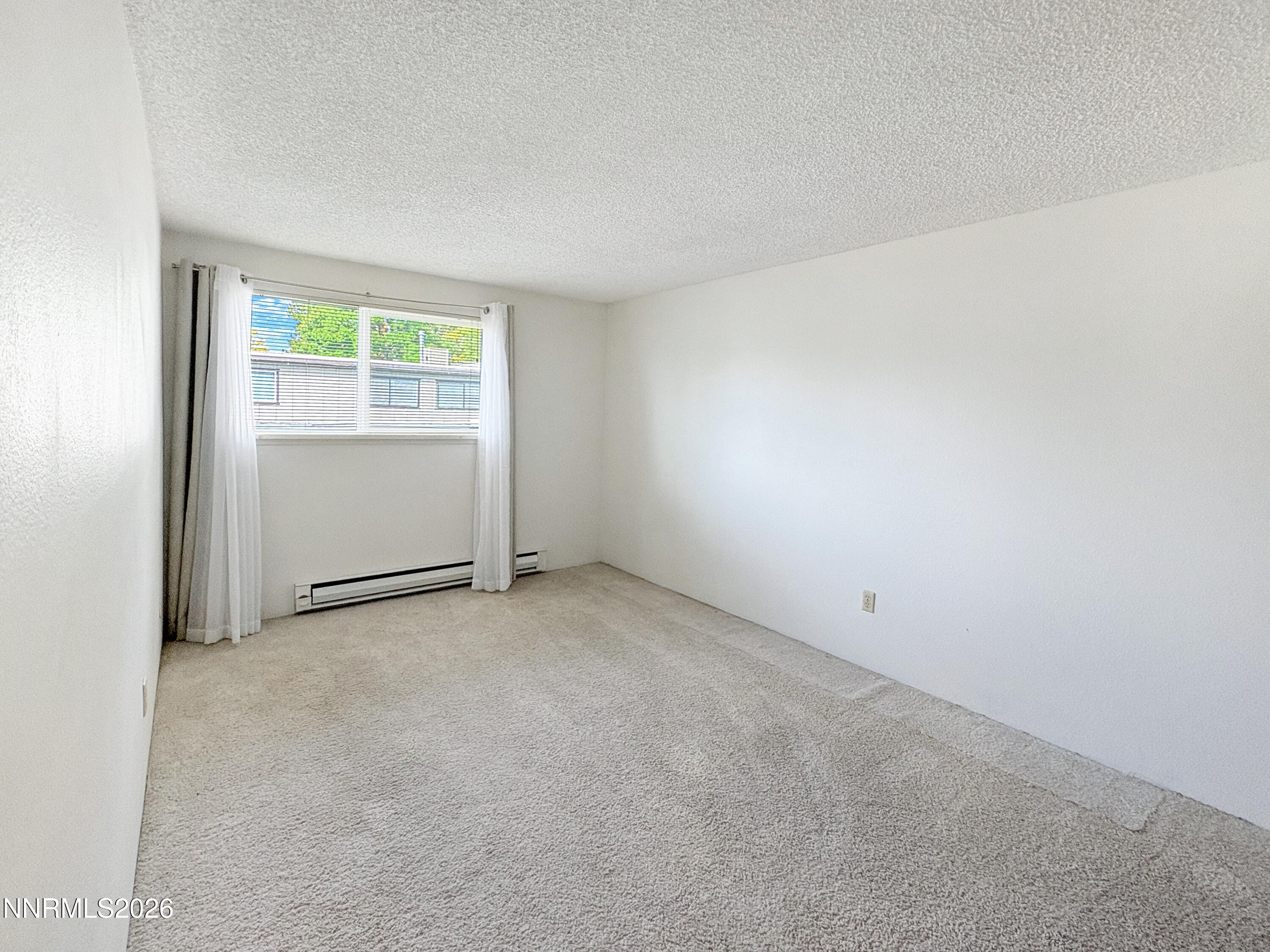 1692 London Circle Property Photo 6
