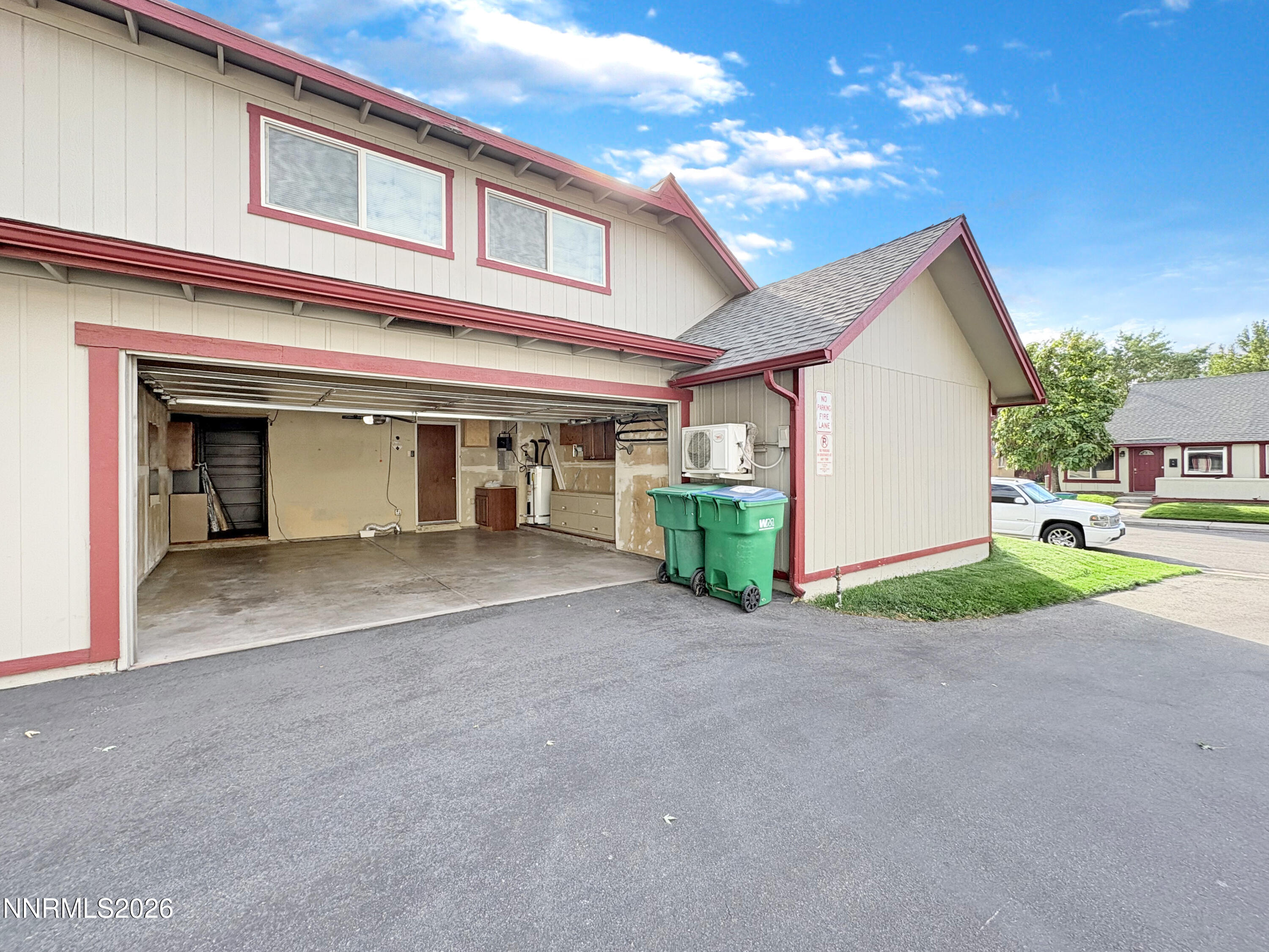 1692 London Circle Property Photo 16