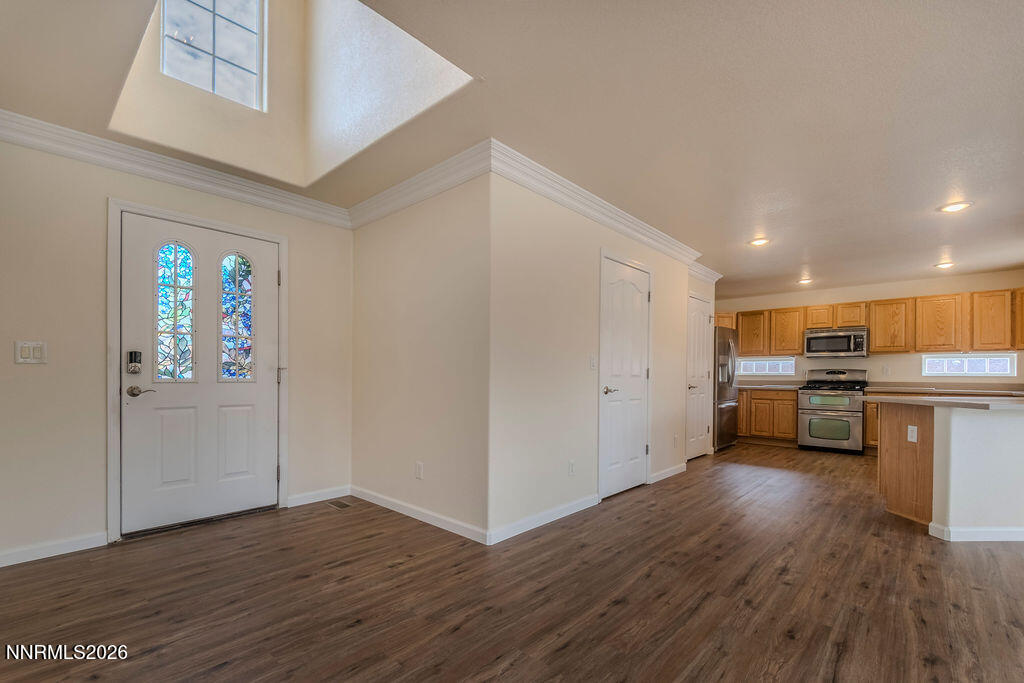 741 Divot Drive Property Photo 4