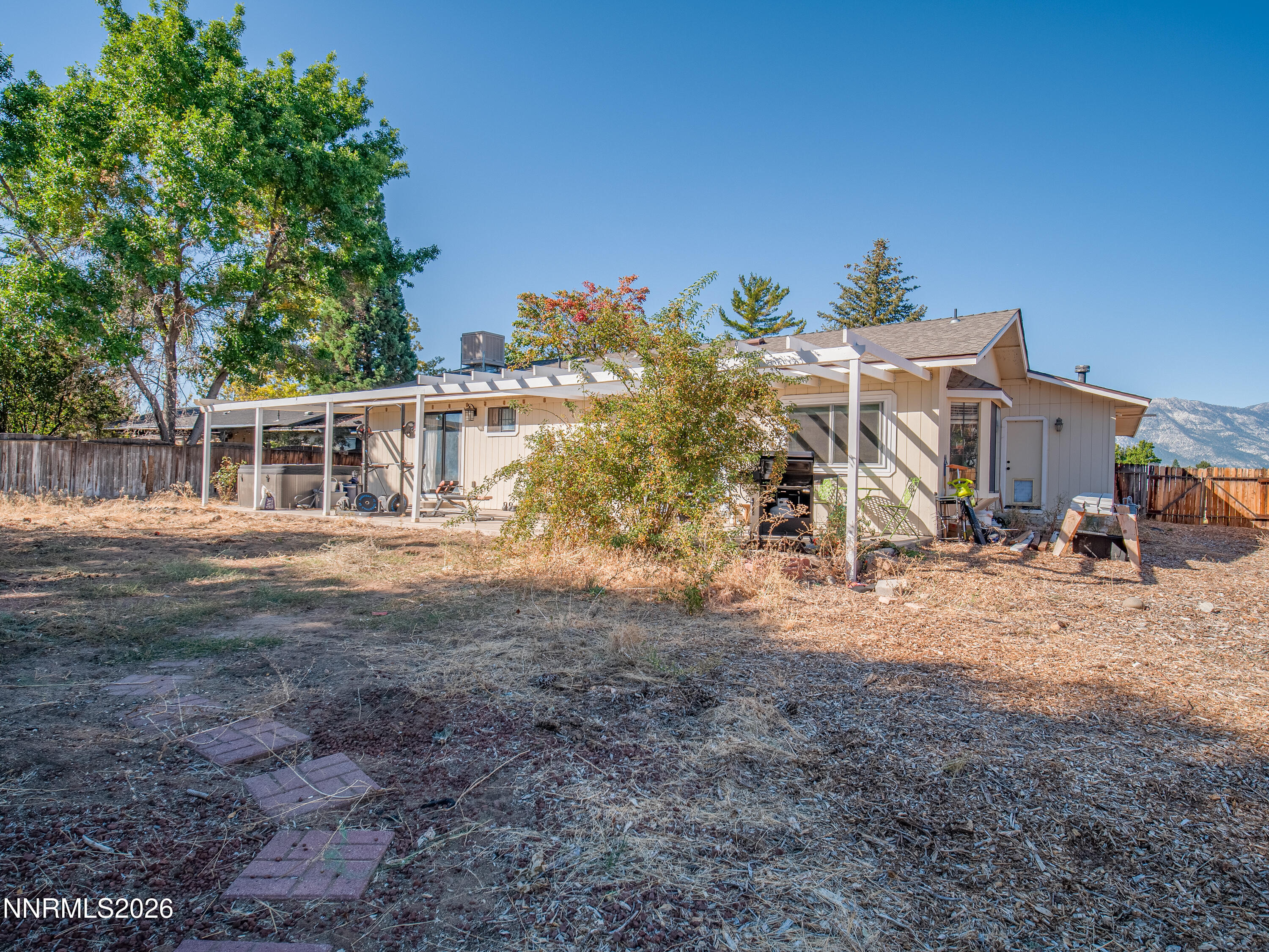 747 E Peak Lane Property Photo 33