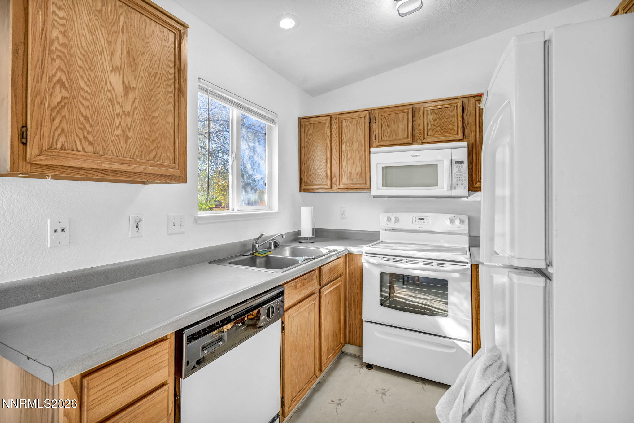 5474 Cabin Court Property Photo 8