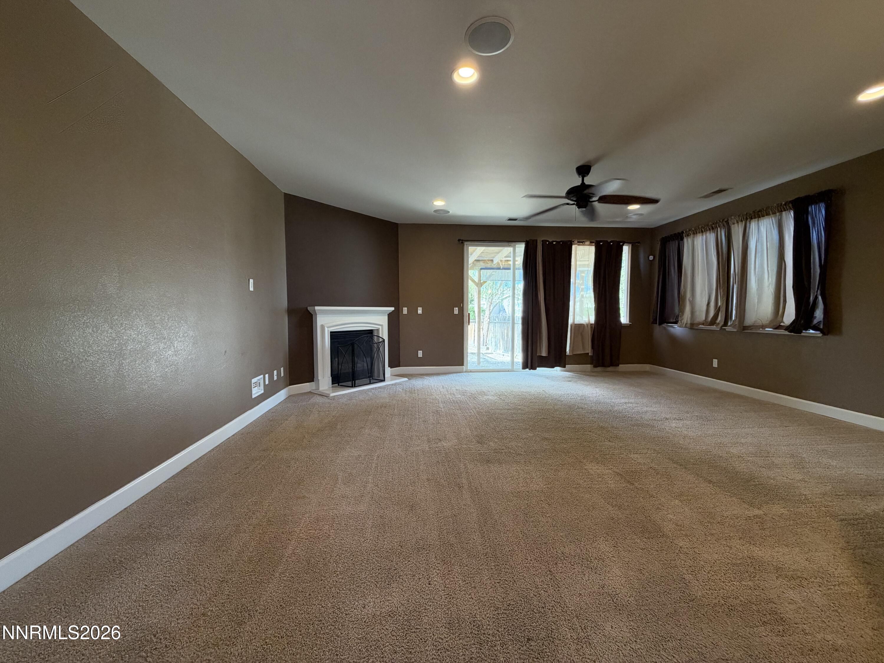 1390 Slate Way Property Photo 4