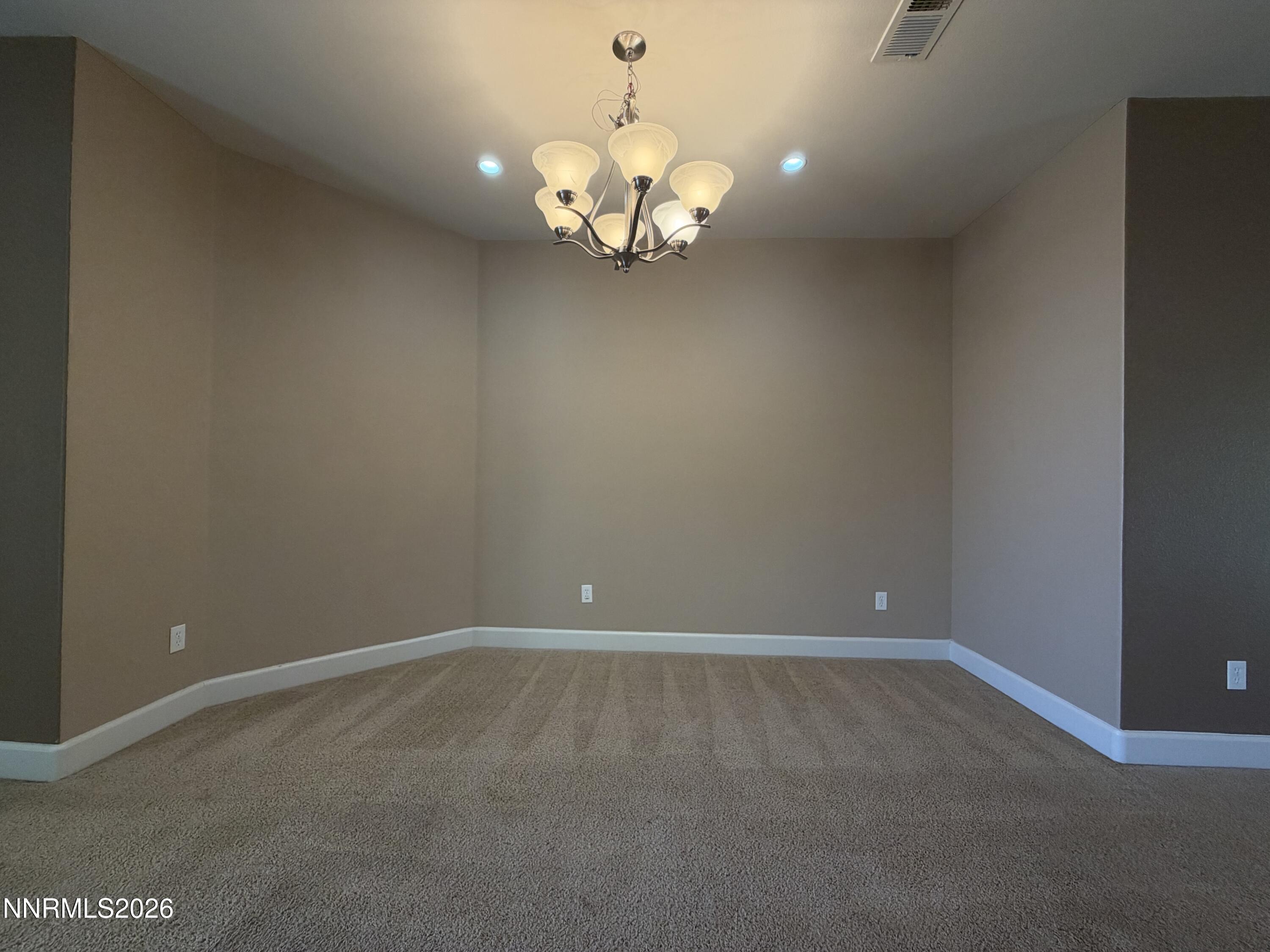 1390 Slate Way Property Photo 7