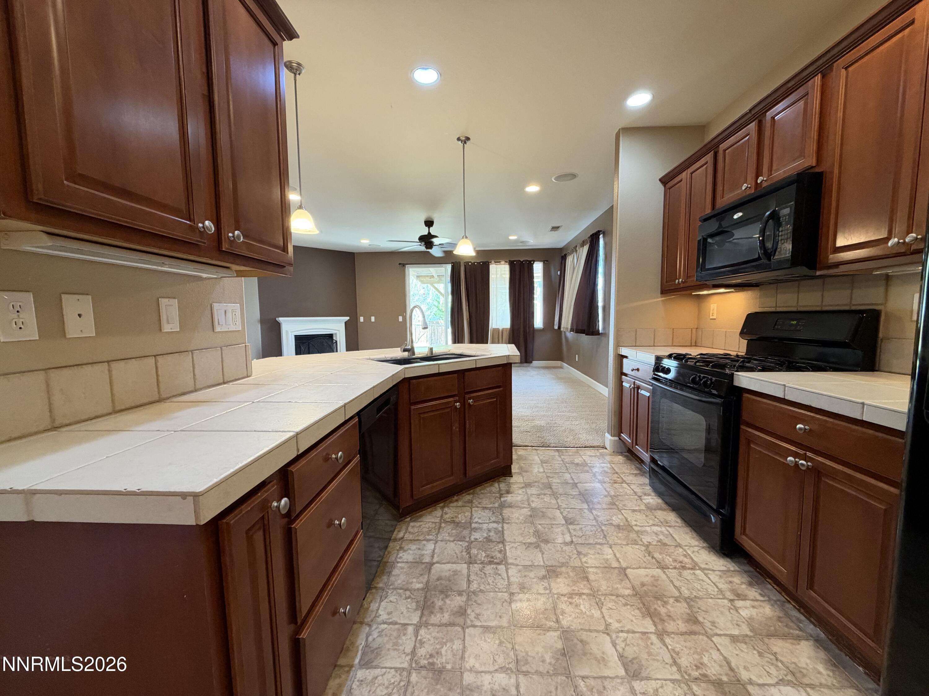 1390 Slate Way Property Photo 8