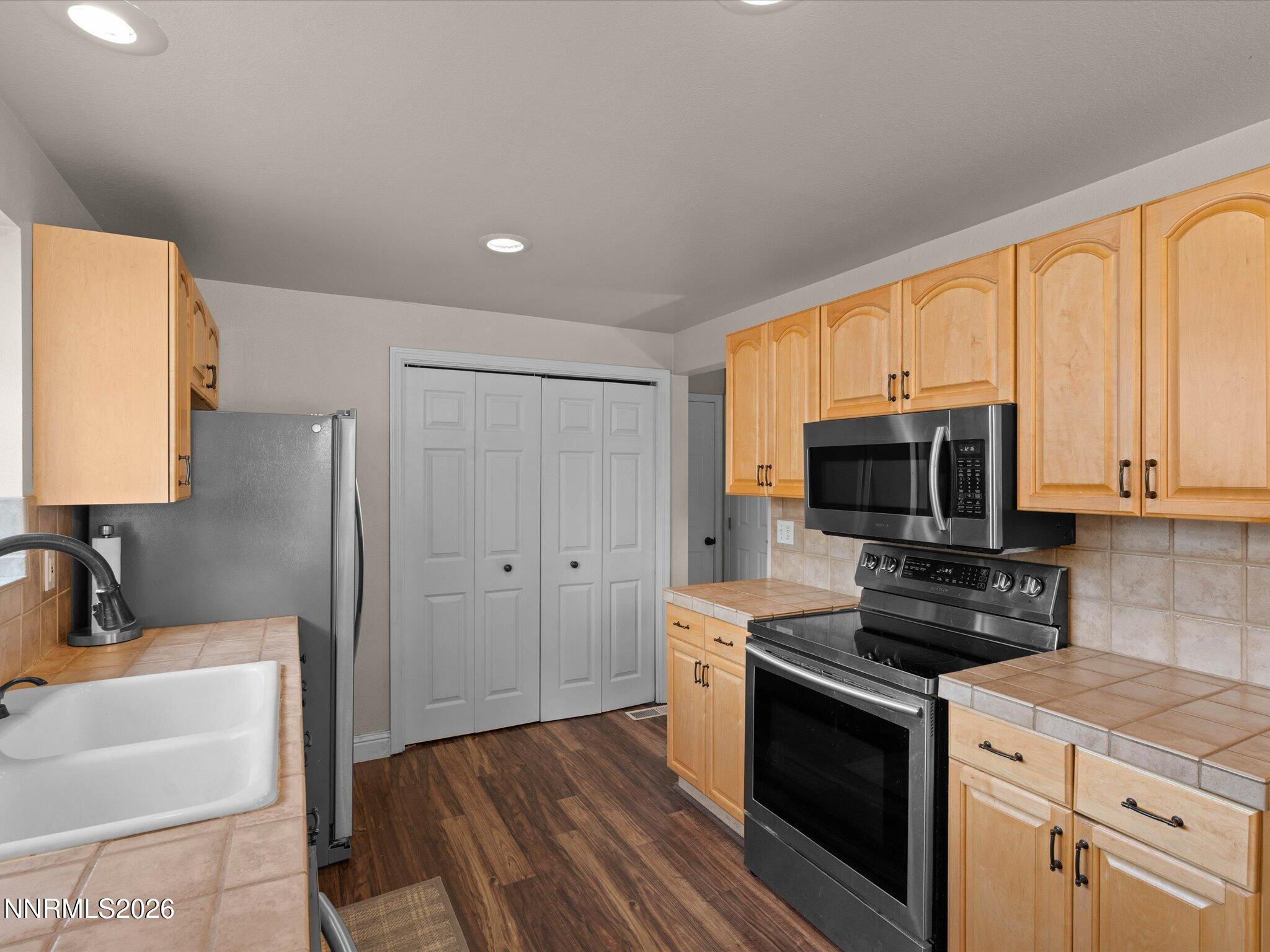 3037 Chollar Circle Property Photo 15