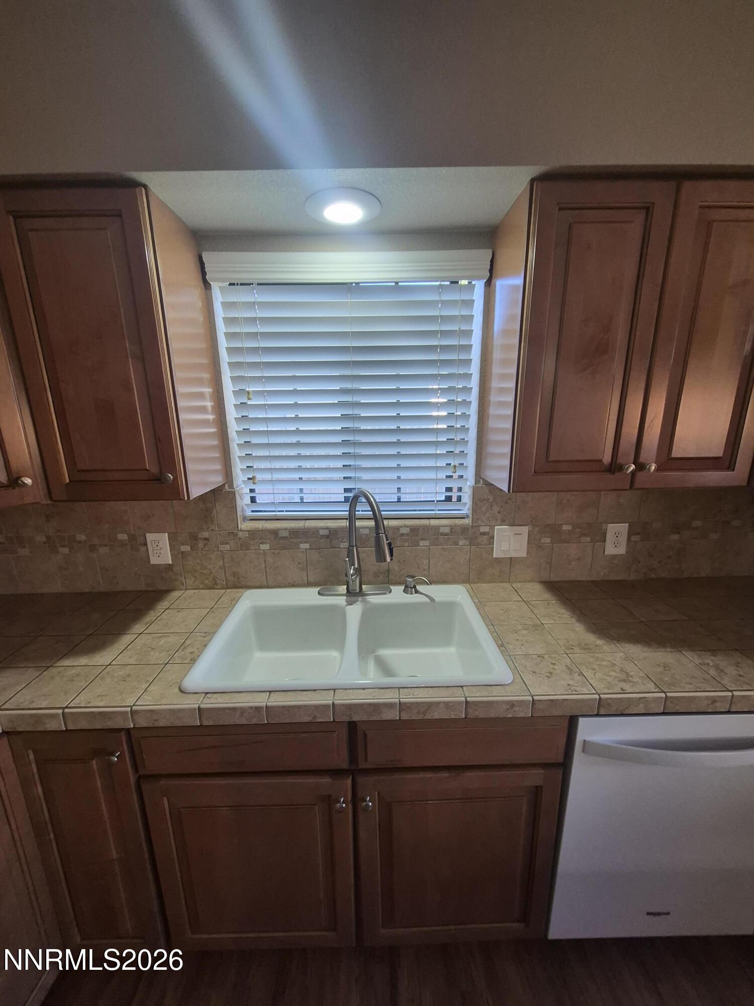 551 Meadow Glen Drive Property Photo 5
