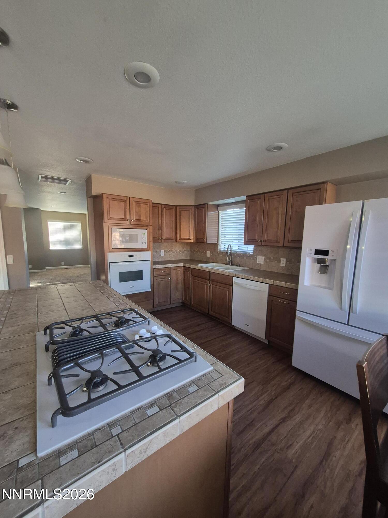 551 Meadow Glen Drive Property Photo 7