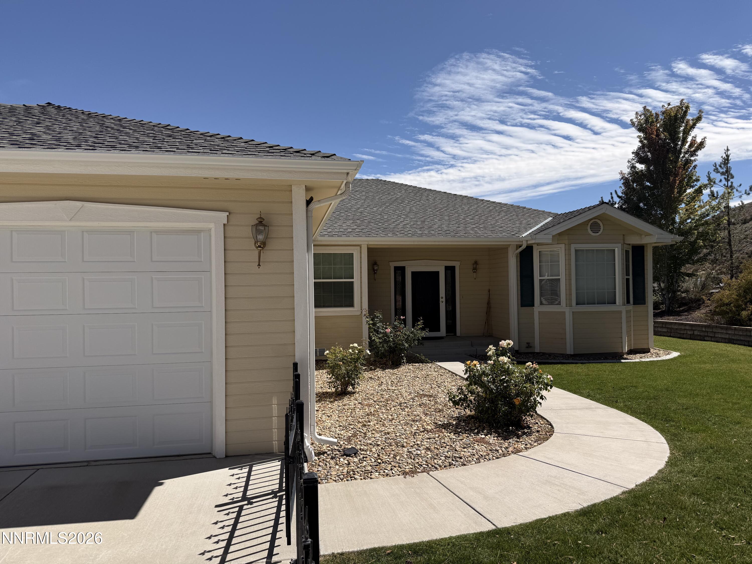 1735 Buzzys Ranch Road Property Photo 3
