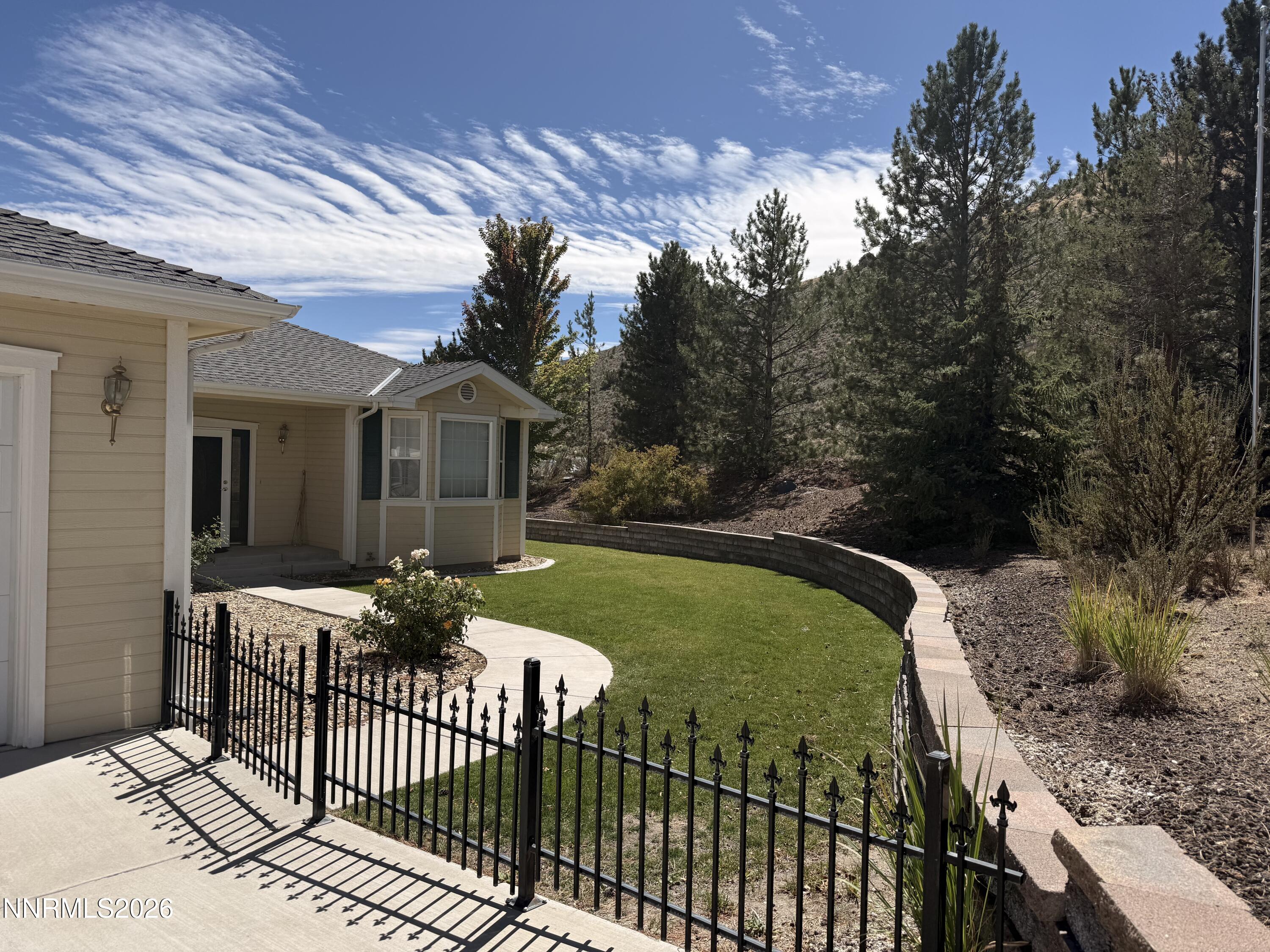 1735 Buzzys Ranch Road Property Photo 4