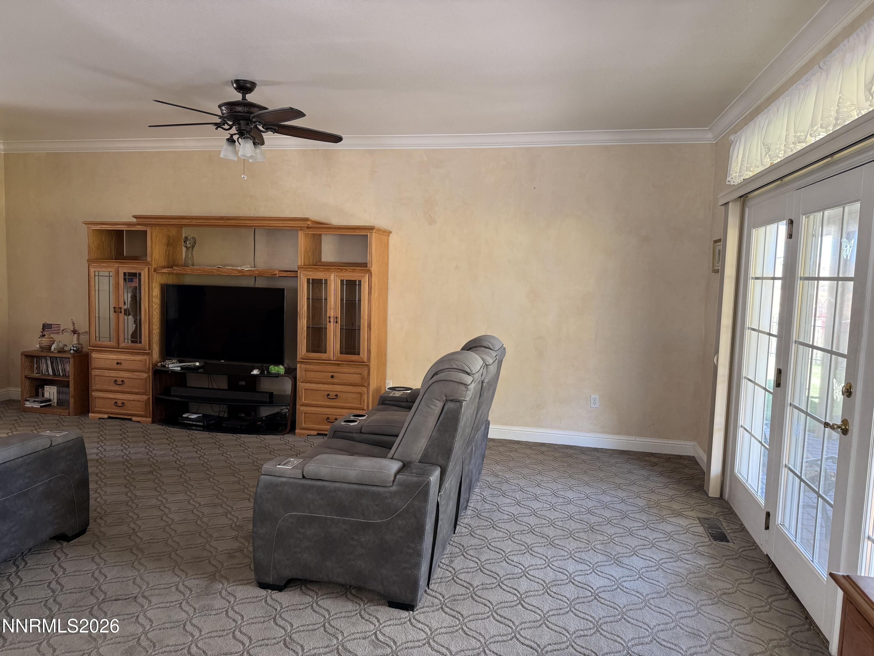 1735 Buzzys Ranch Road Property Photo 8