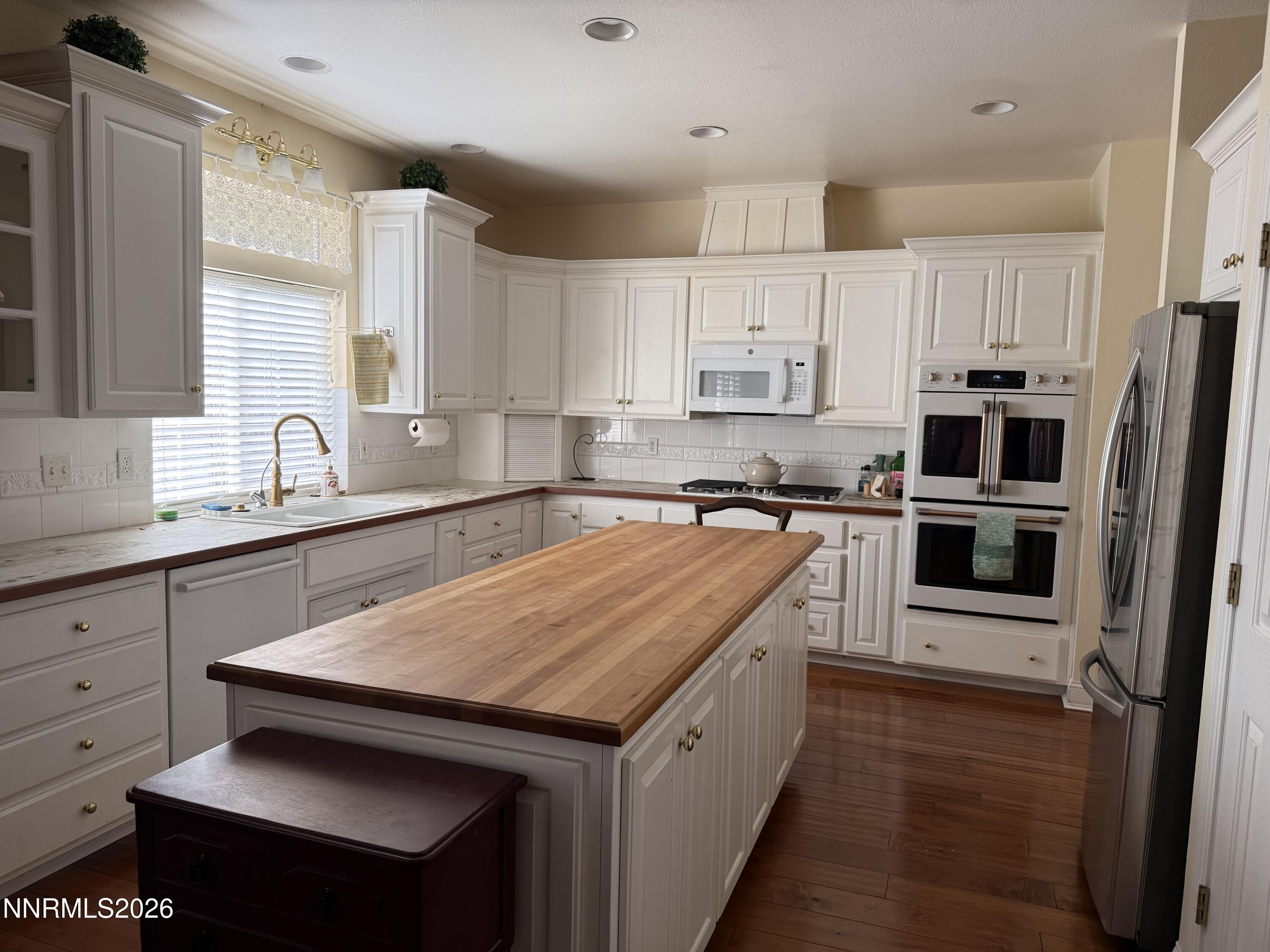 1735 Buzzys Ranch Road Property Photo 11