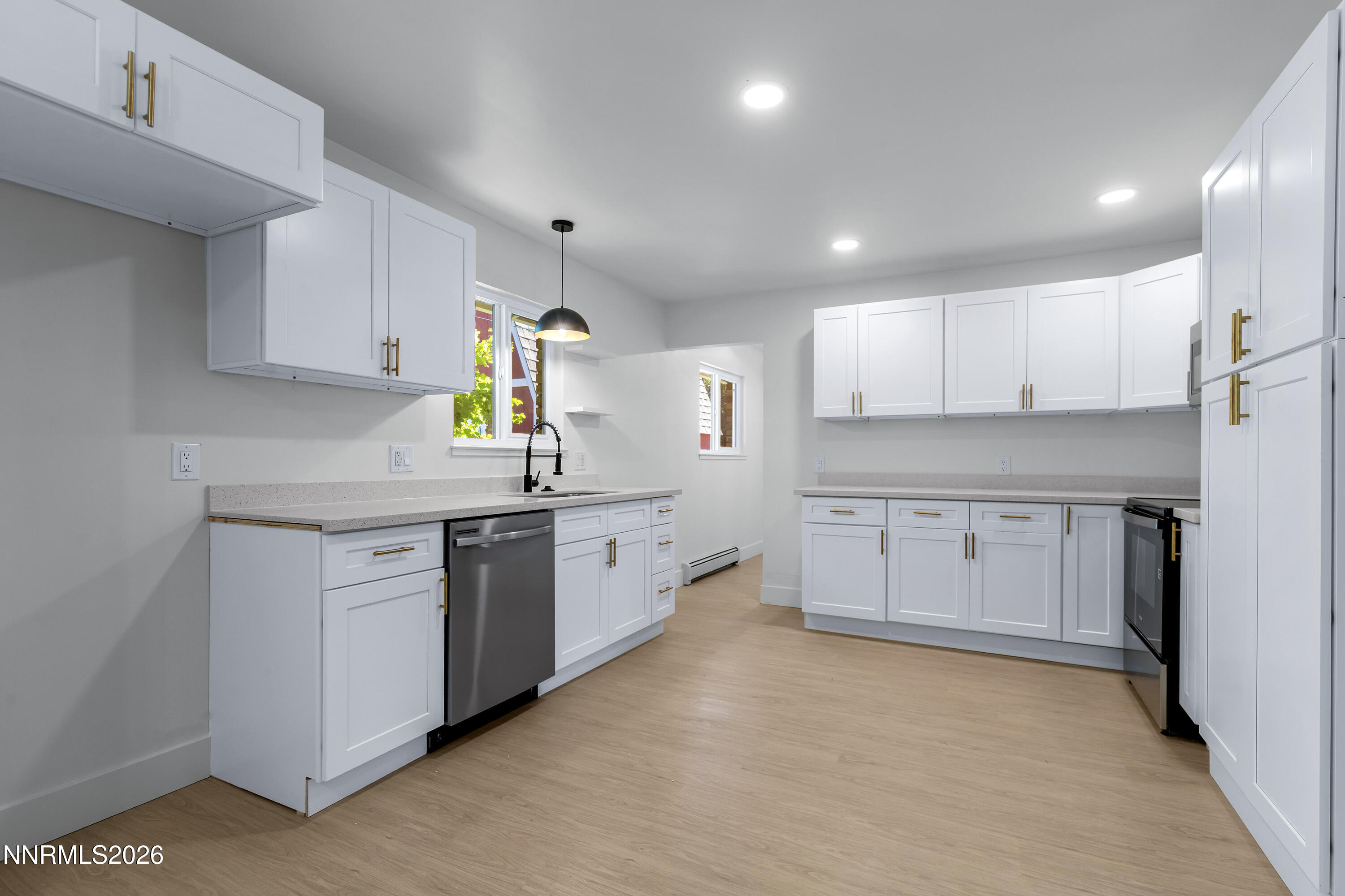 1859 Ivy Street Property Photo 2