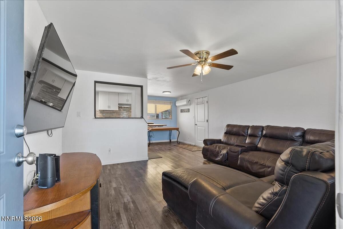 410 Curry Drive Property Photo 3