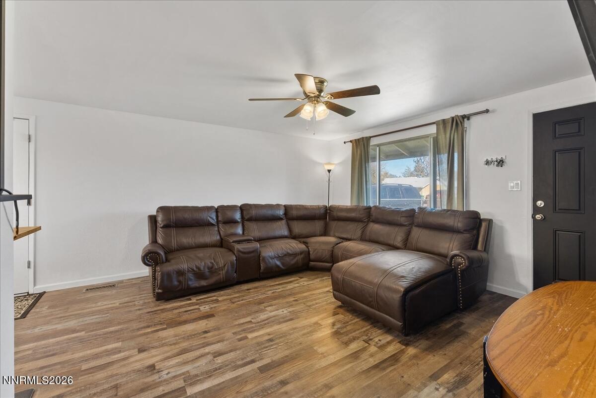 410 Curry Drive Property Photo 4