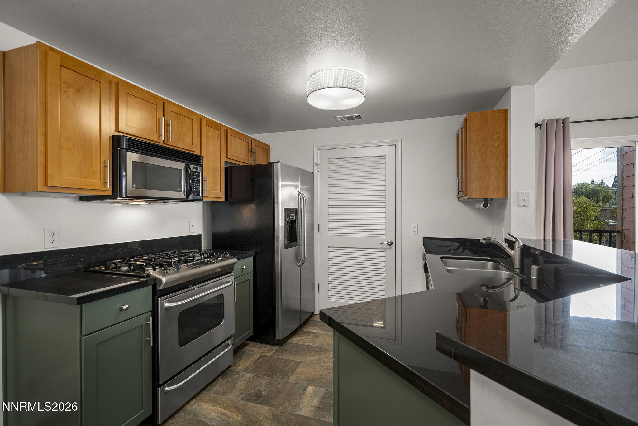 1450 Idlewild Drive Unit 1021 Property Photo 2