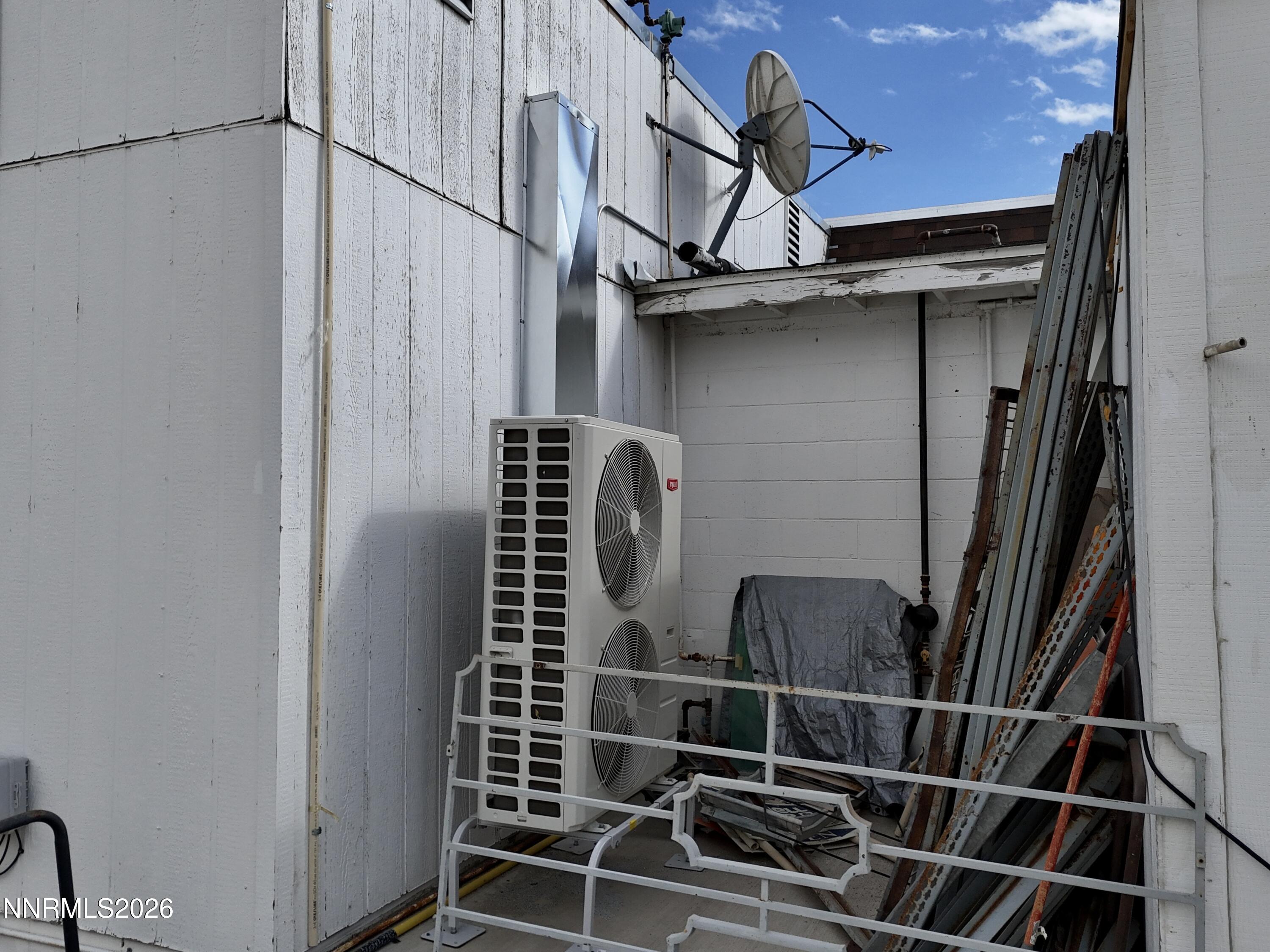 785 E Street Property Photo 13