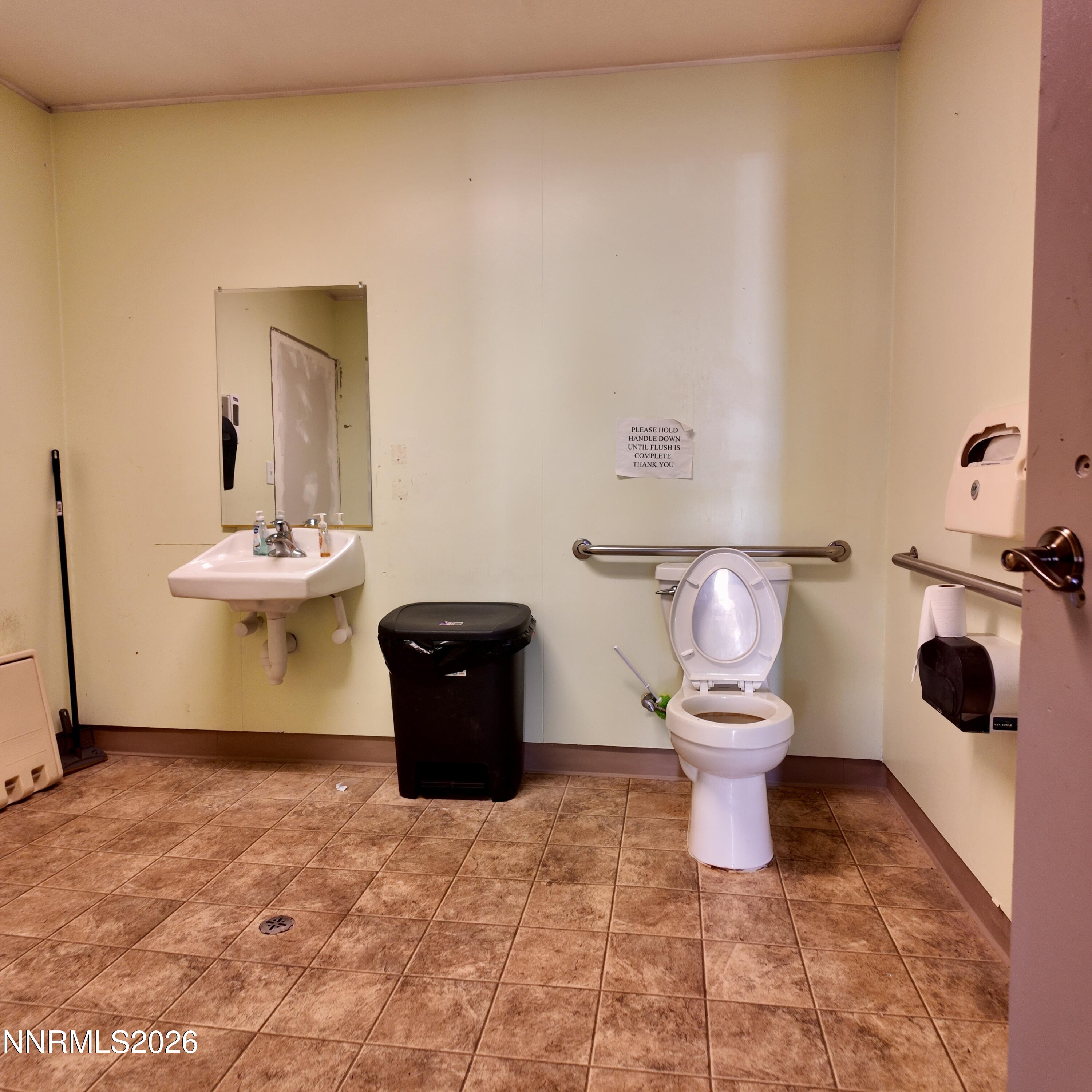 785 E Street Property Photo 20
