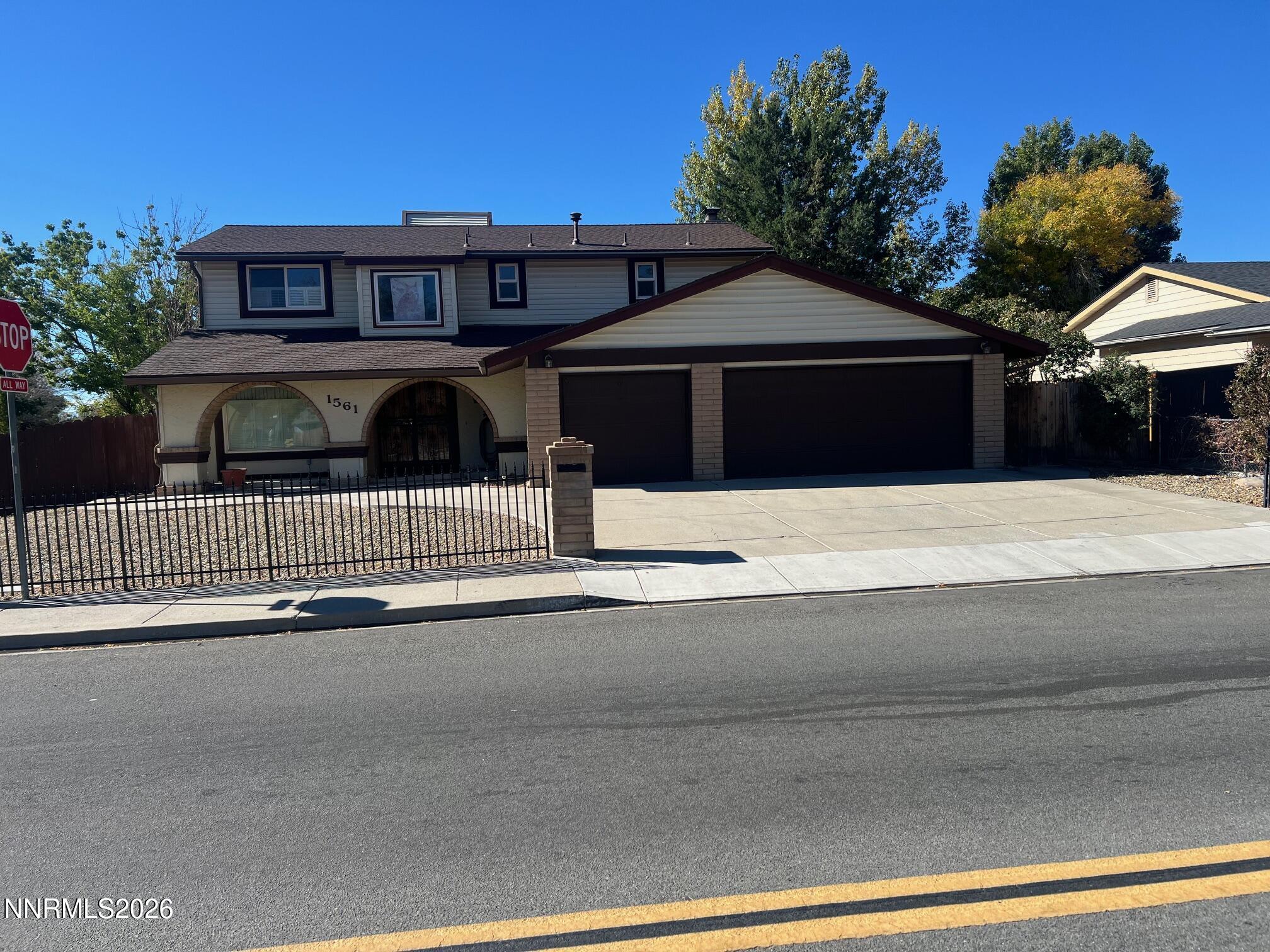 1561 Del Rosa Way