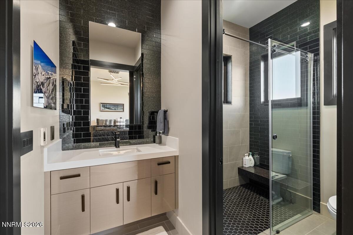 8460 Chalk Ridge Court Property Photo 26