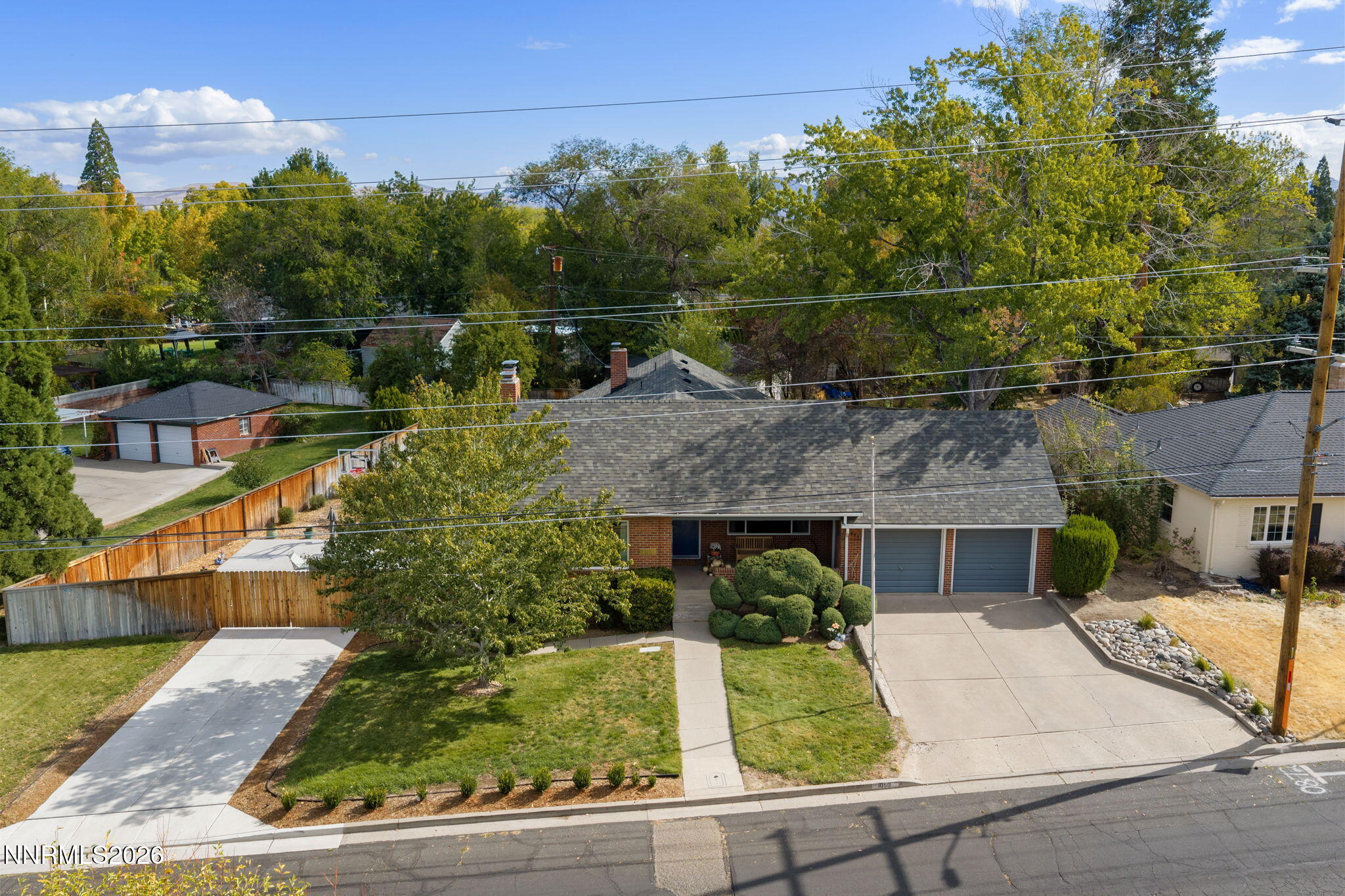 1050 Sharon Way Property Photo 3