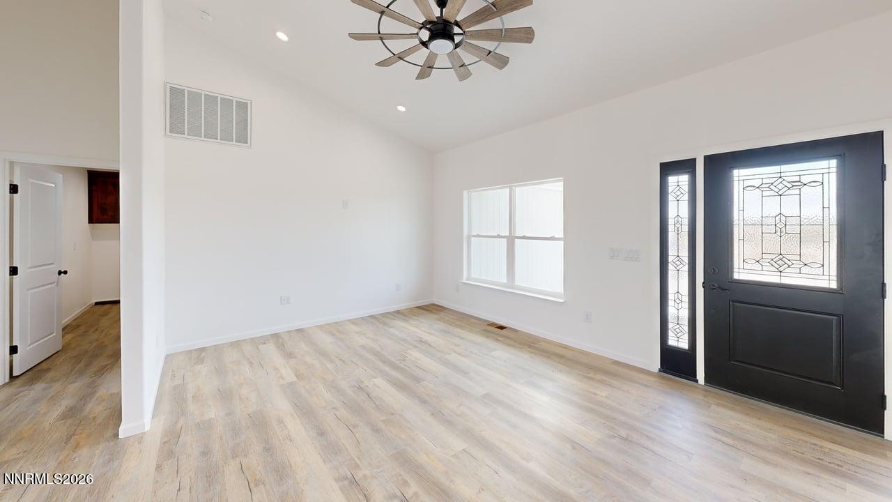 6286 Westwind Way Property Photo 5